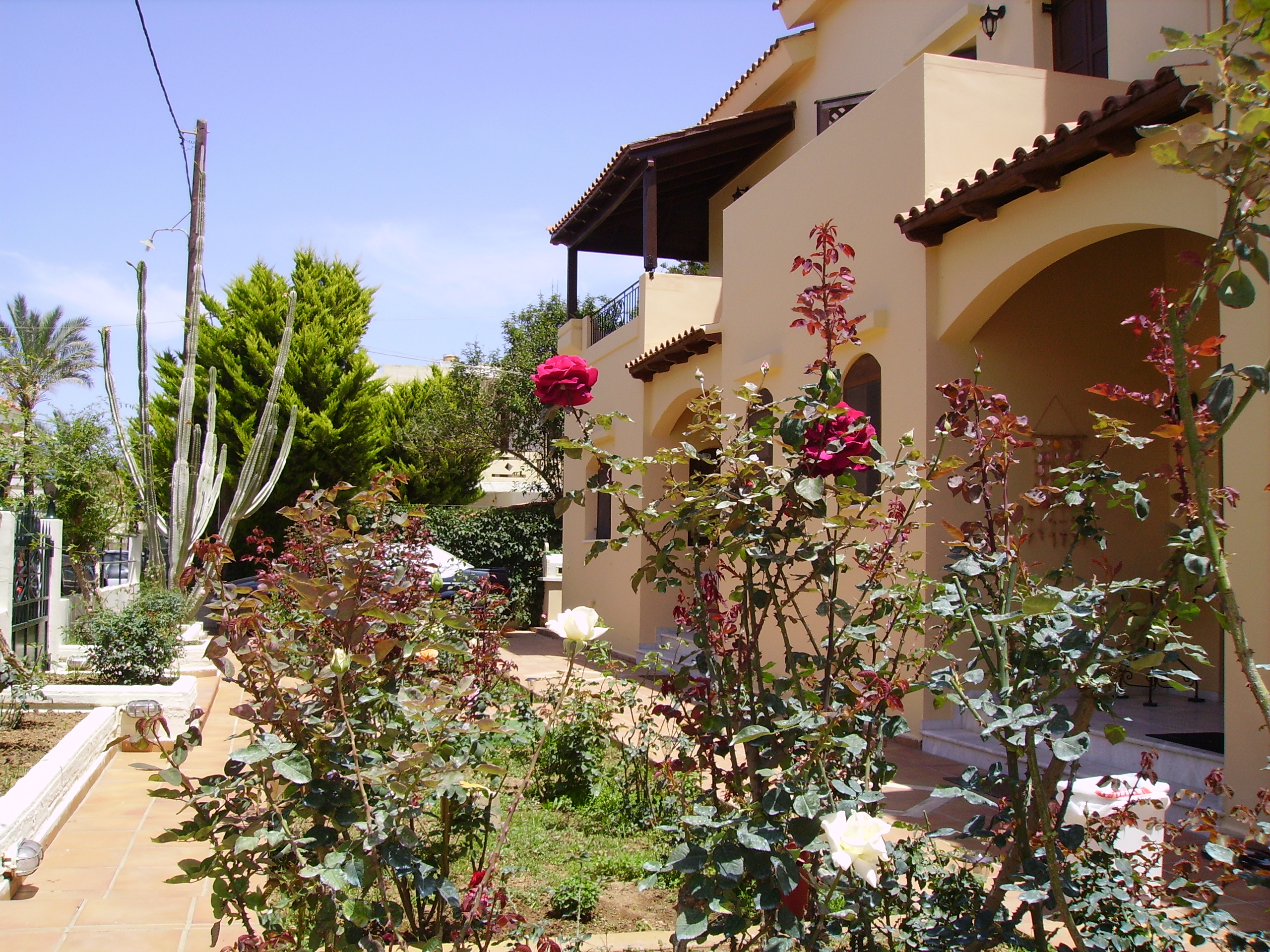 Villa Giasemi, In a Garden of Roses in Πλατανιά, Crete