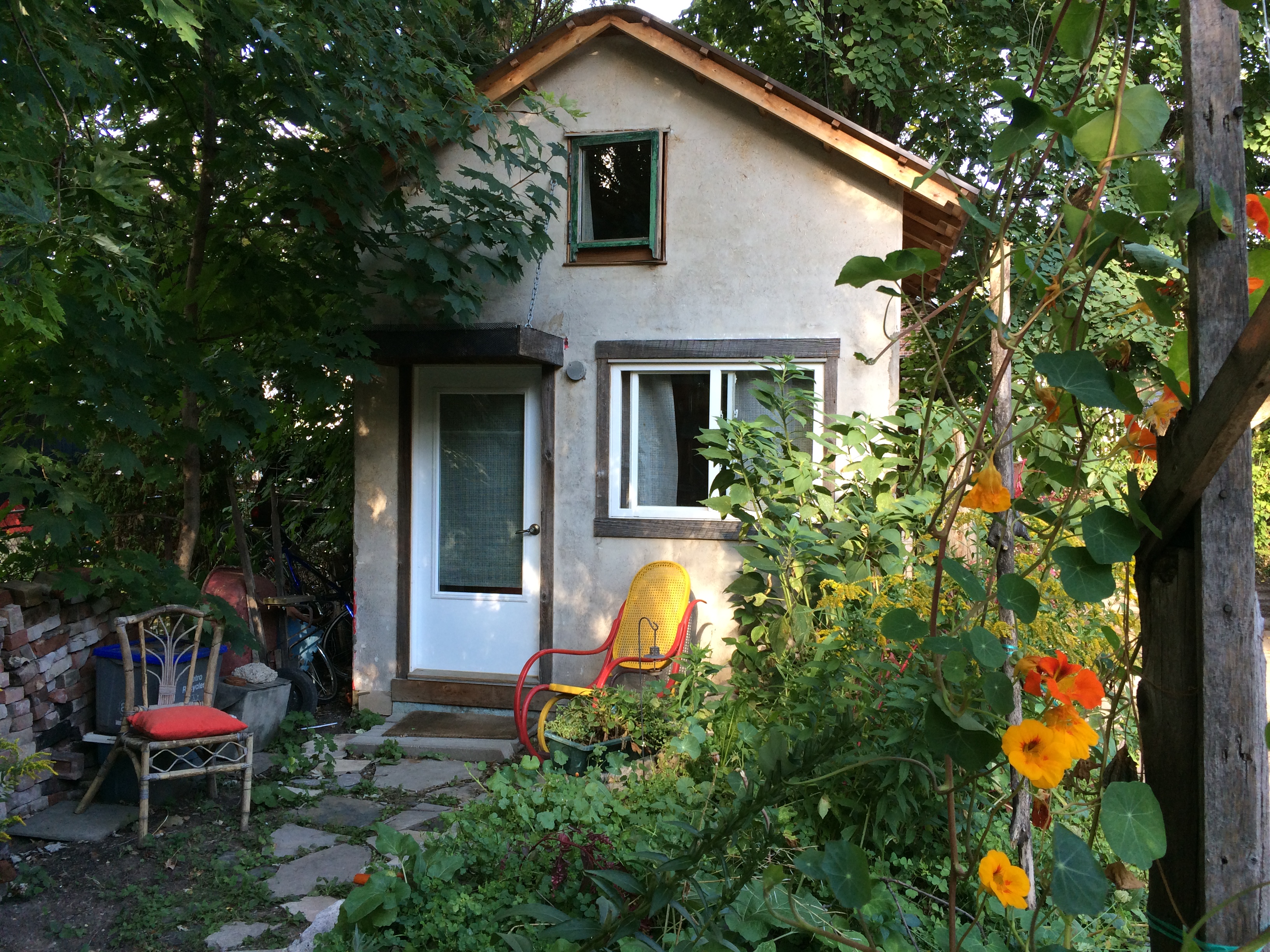 Private cabin in backyard garden in Palmerston-Little Italy, Toronto