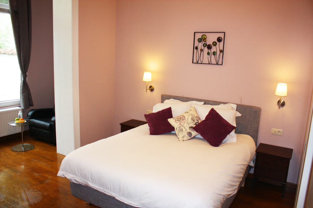 Heart of EU: Only Kitchen Shared. Lux Ensuite Bath in Bruxelles, Brussels
