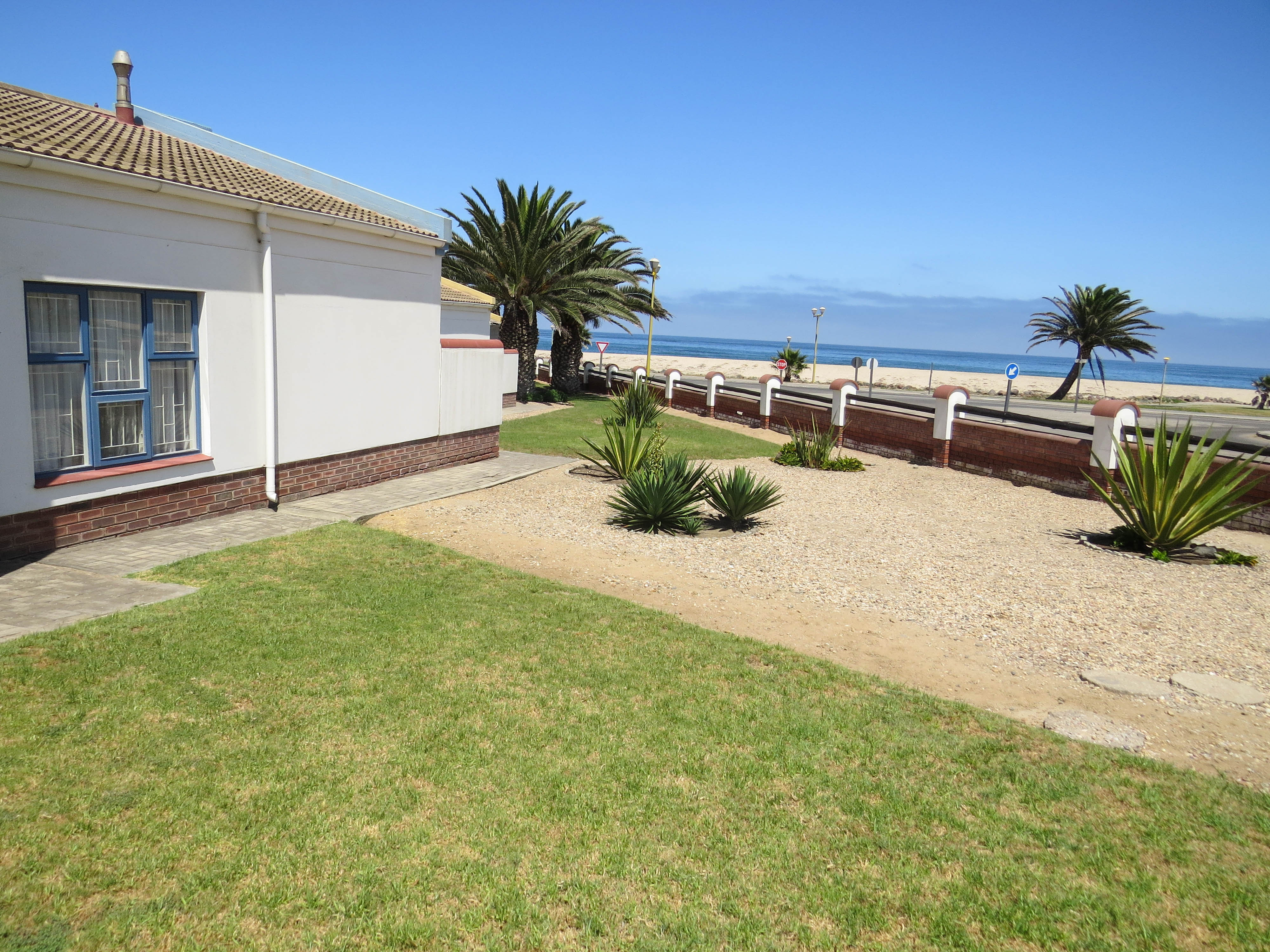 Cottage Main Beach Area
