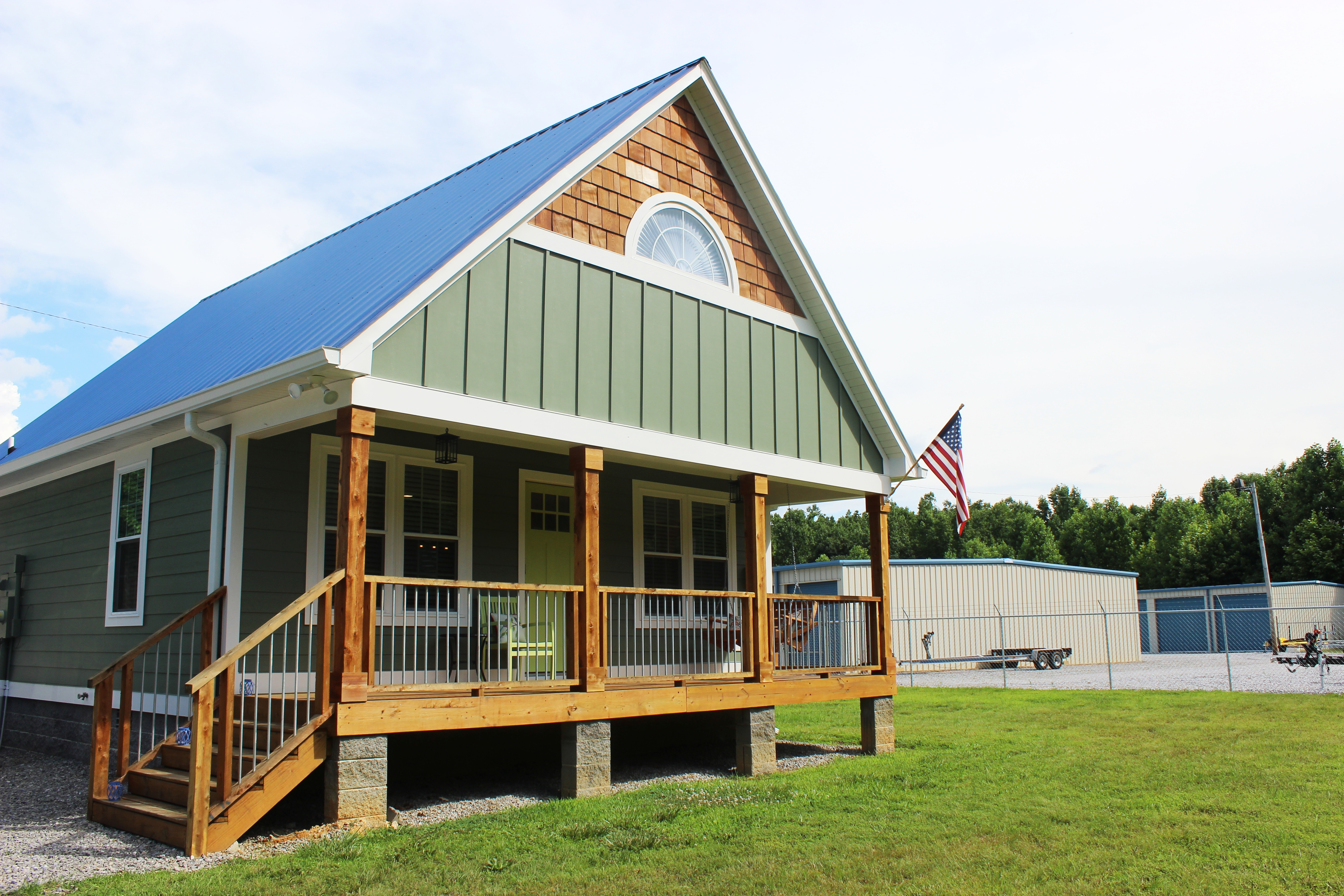 The Blue Tin Roof Cottage at Center Hill