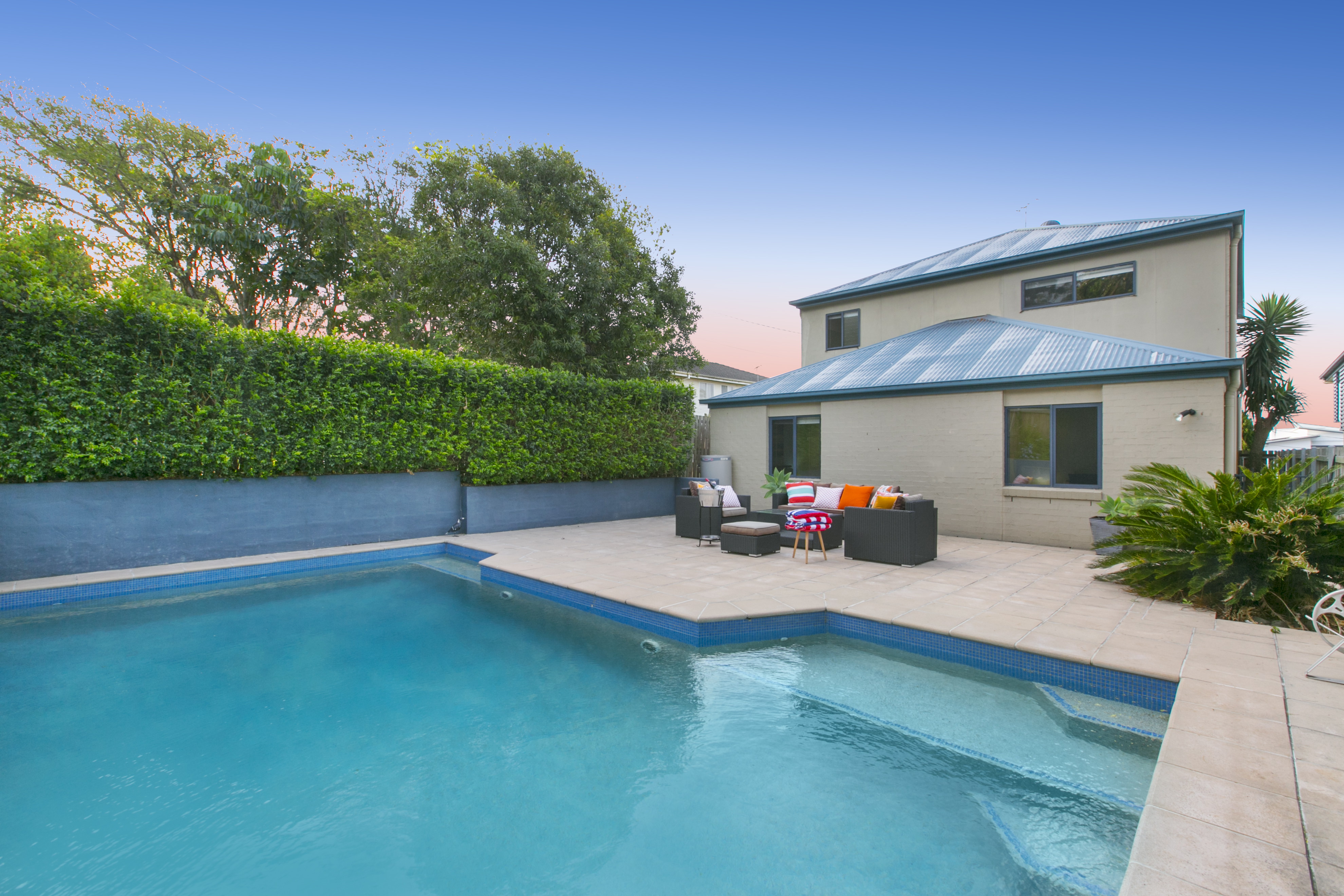 Large modern house. Pool. City views. Quiet. in Yeronga, Brisbane