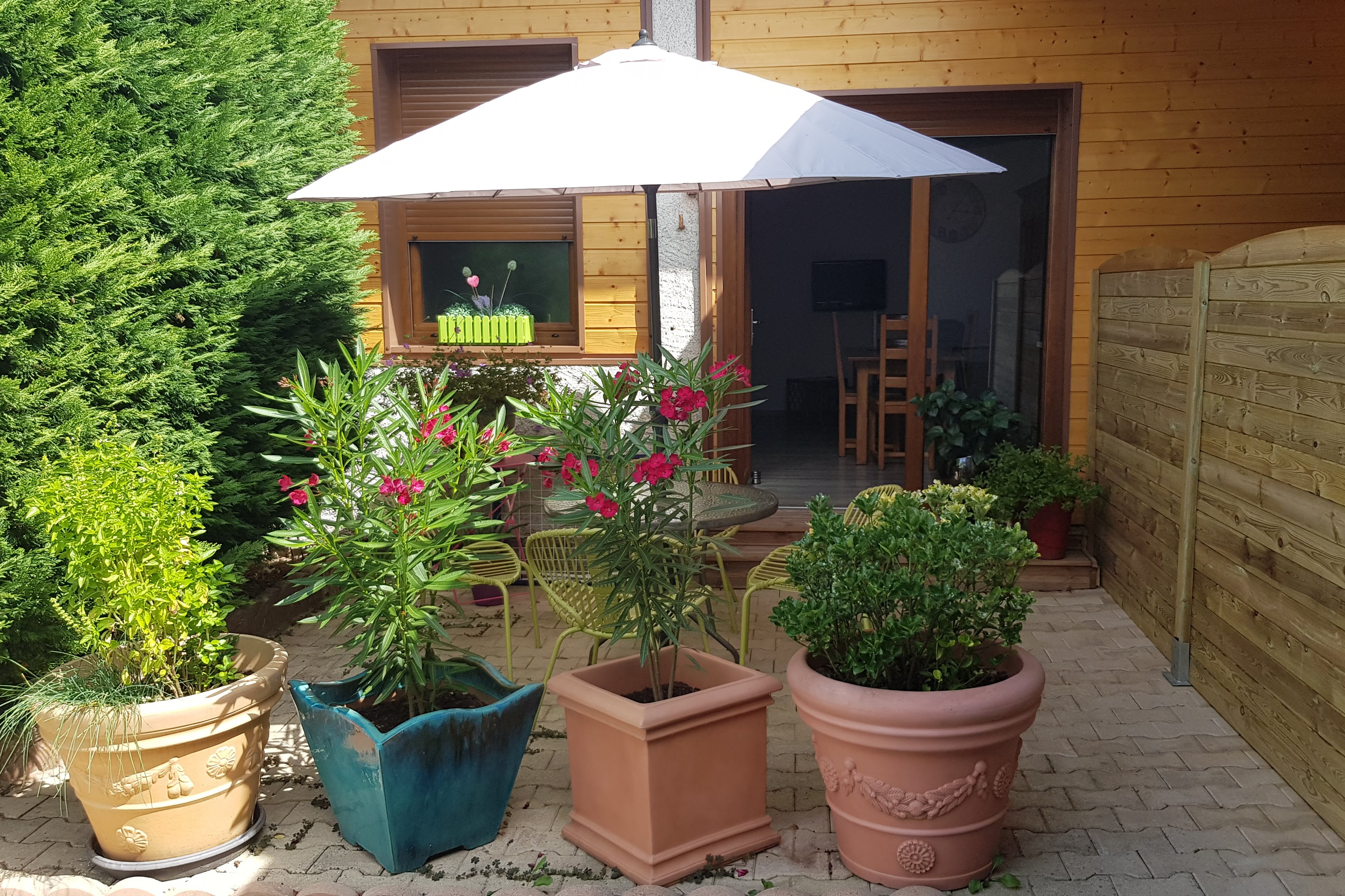 Studio 26 m2 + terrace, close to town and quiet