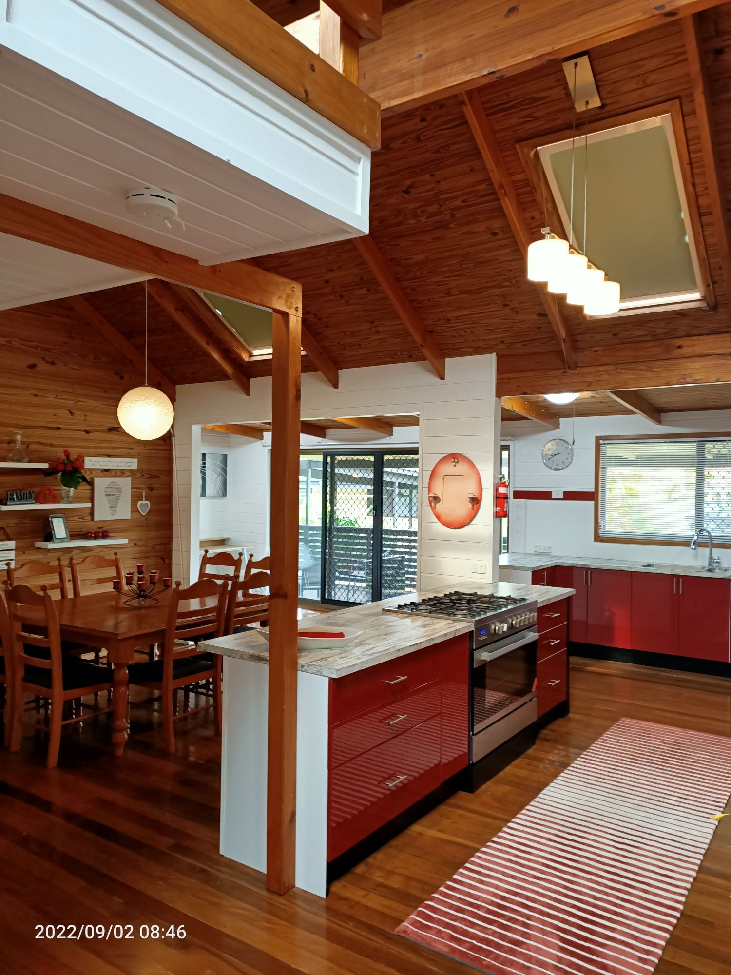Unique Home & Pool.
Can accommodates Large Groups.