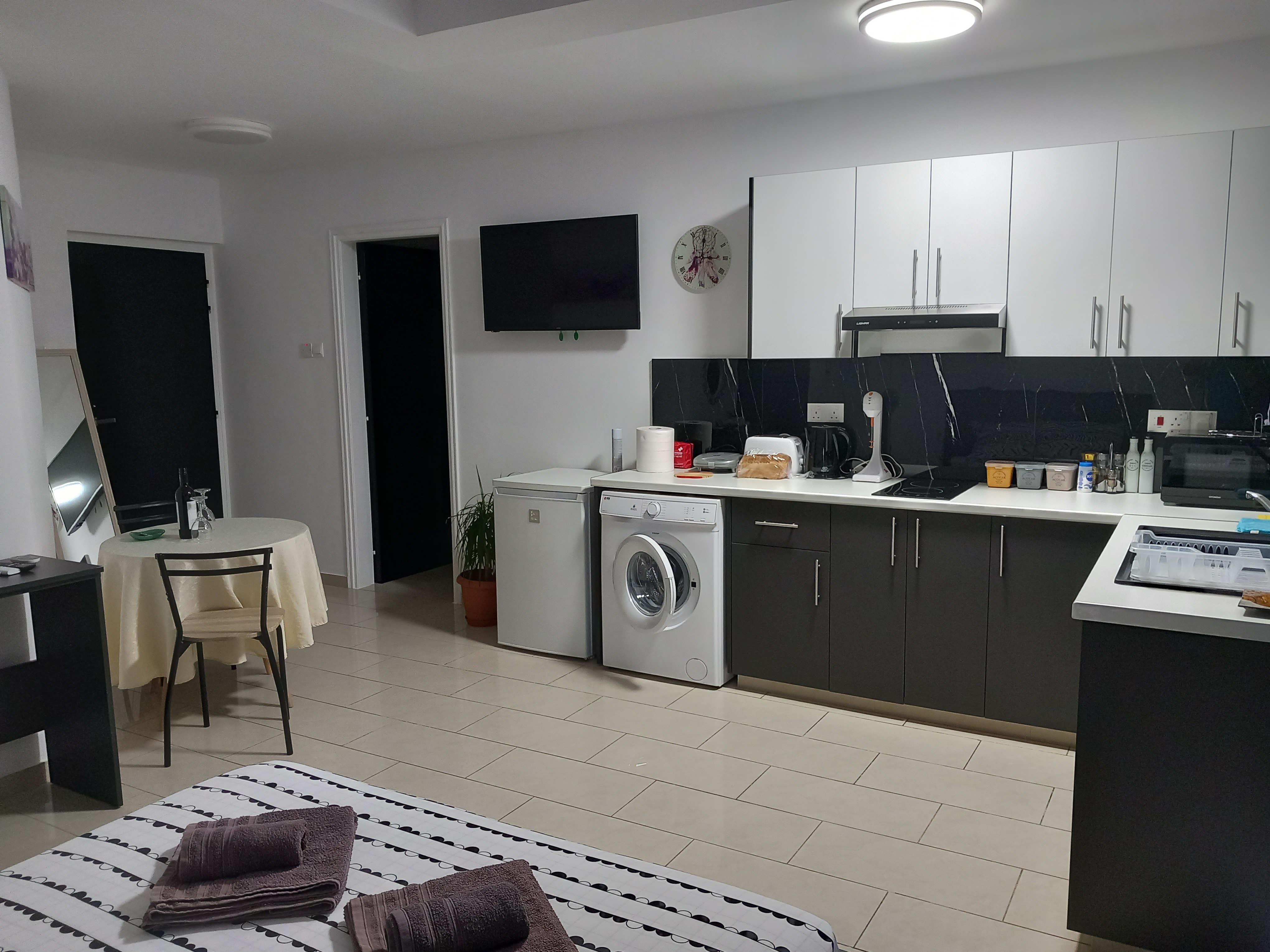 Lovely modern studio in Kato Paphos (103)