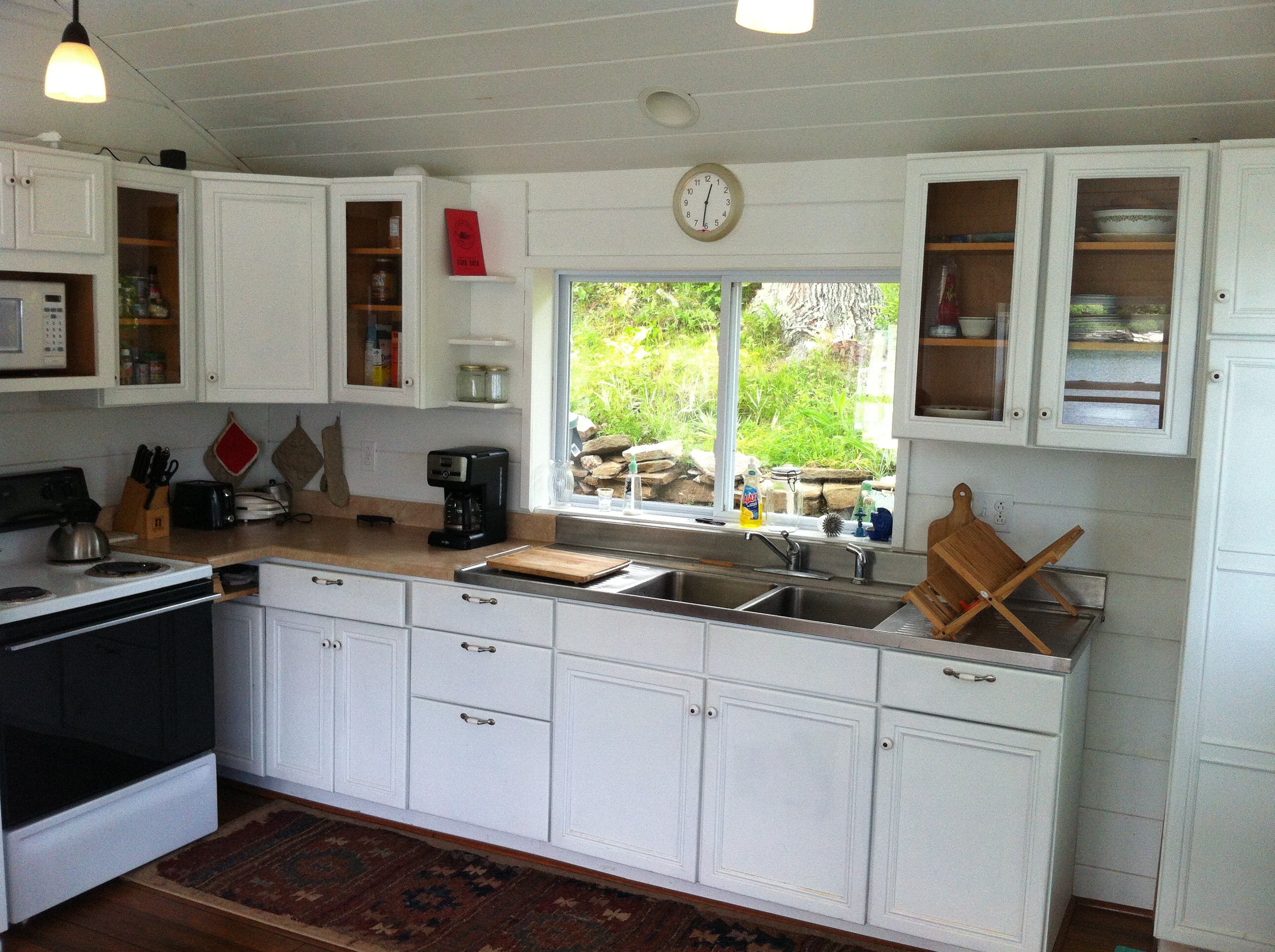 Waterfront Cottage on Kennebec with views and dock Houses for Rent in