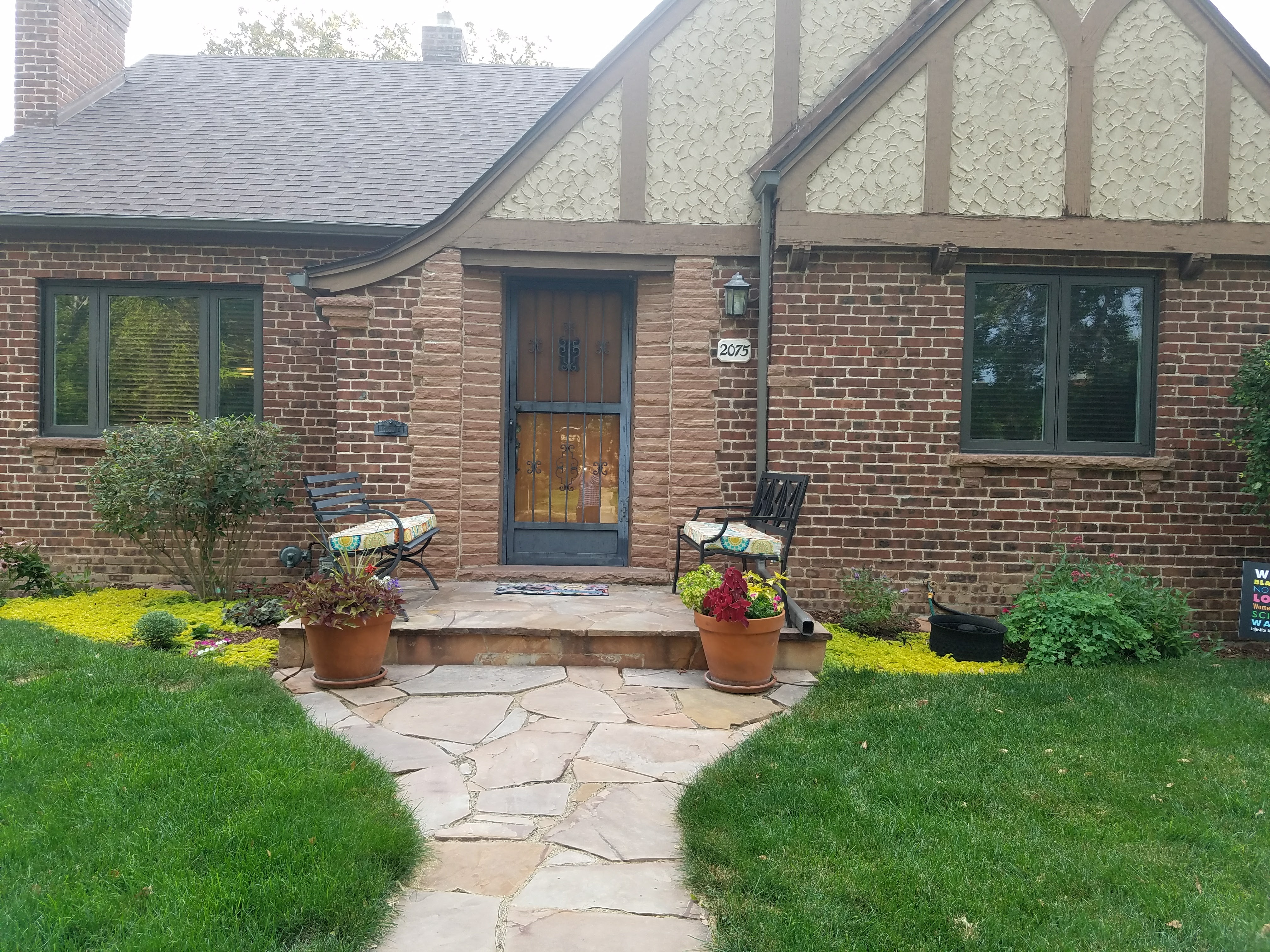Private Suite on Beautiful Wooded Street in South Park Hill, Denver