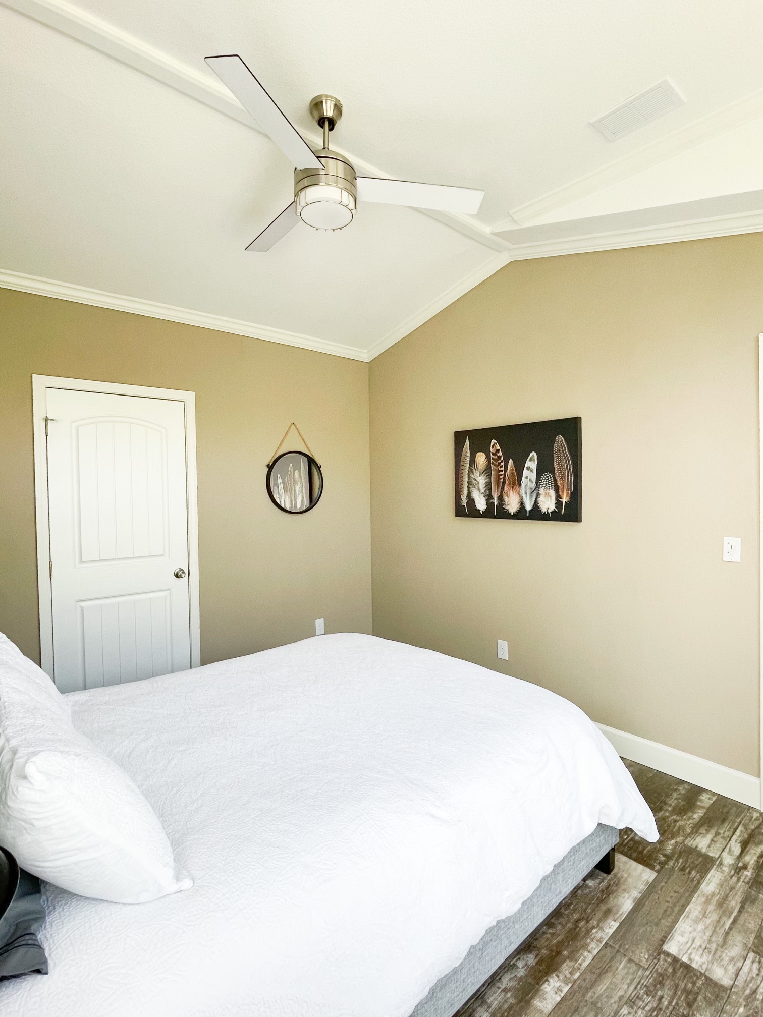 Das Haus the Tiny Modern Farmhaus on 60 Acres Tiny houses for Rent in