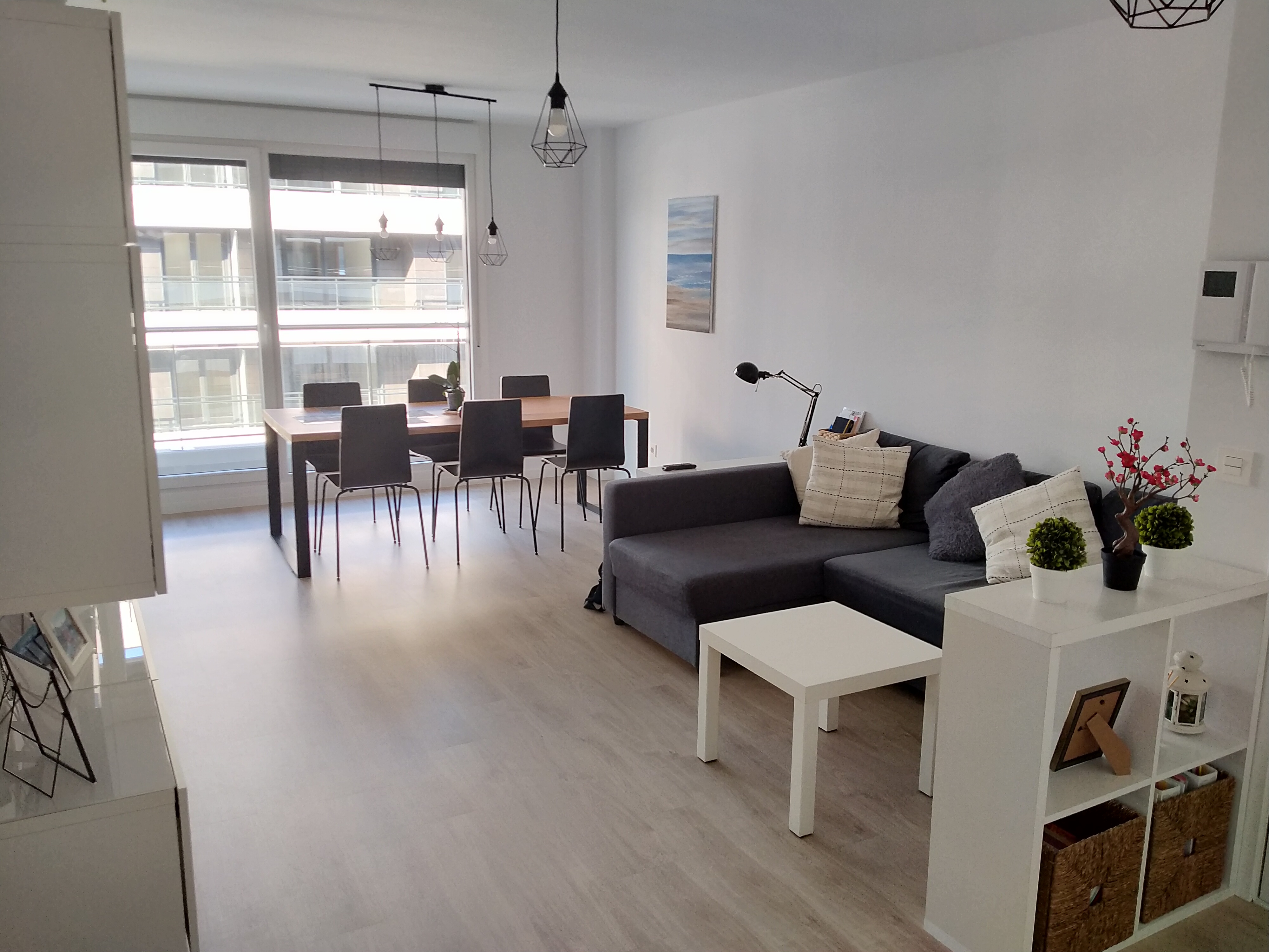 Apartment with pool 3 min from downtown by train