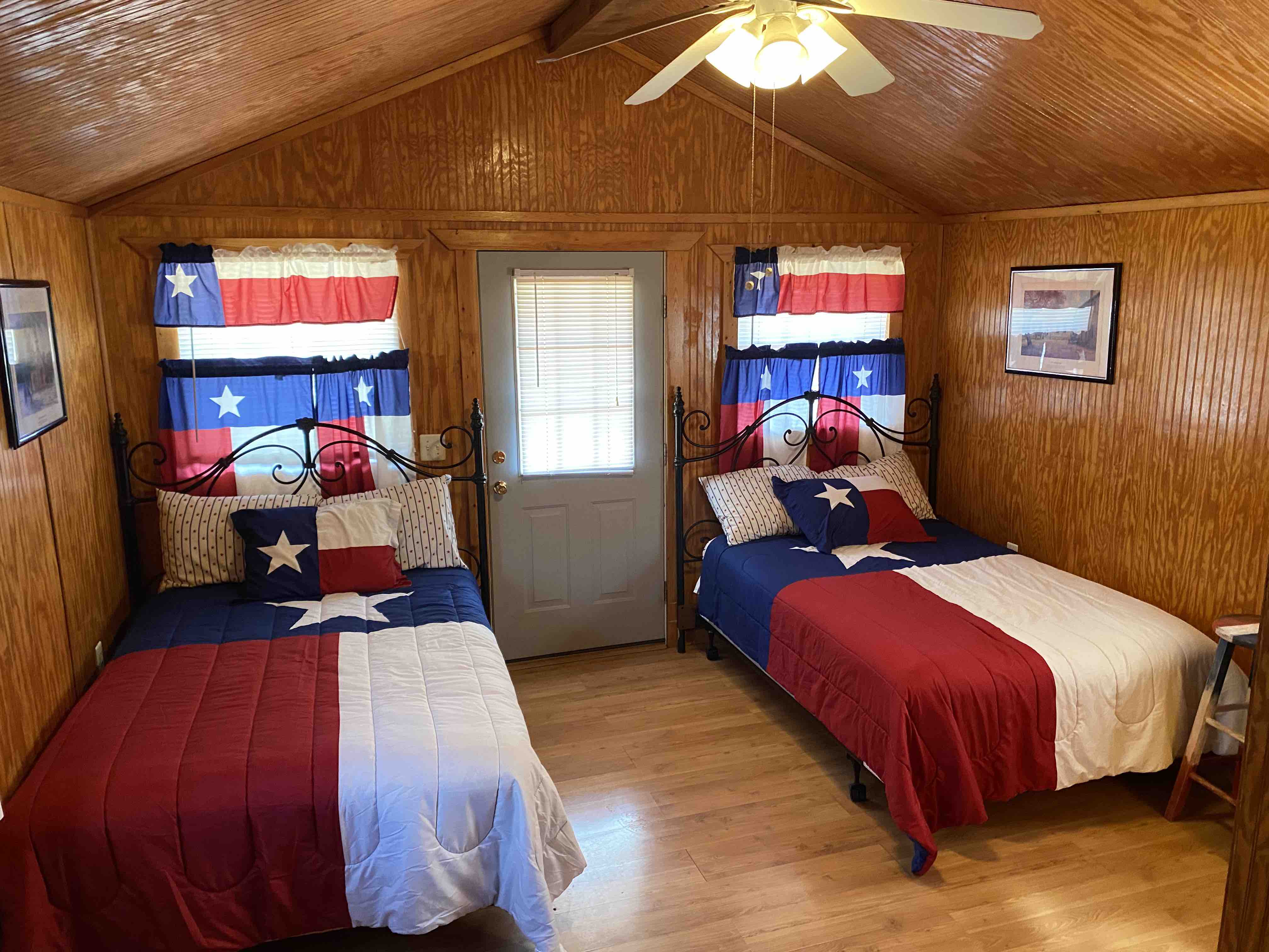 Cute little cabin.