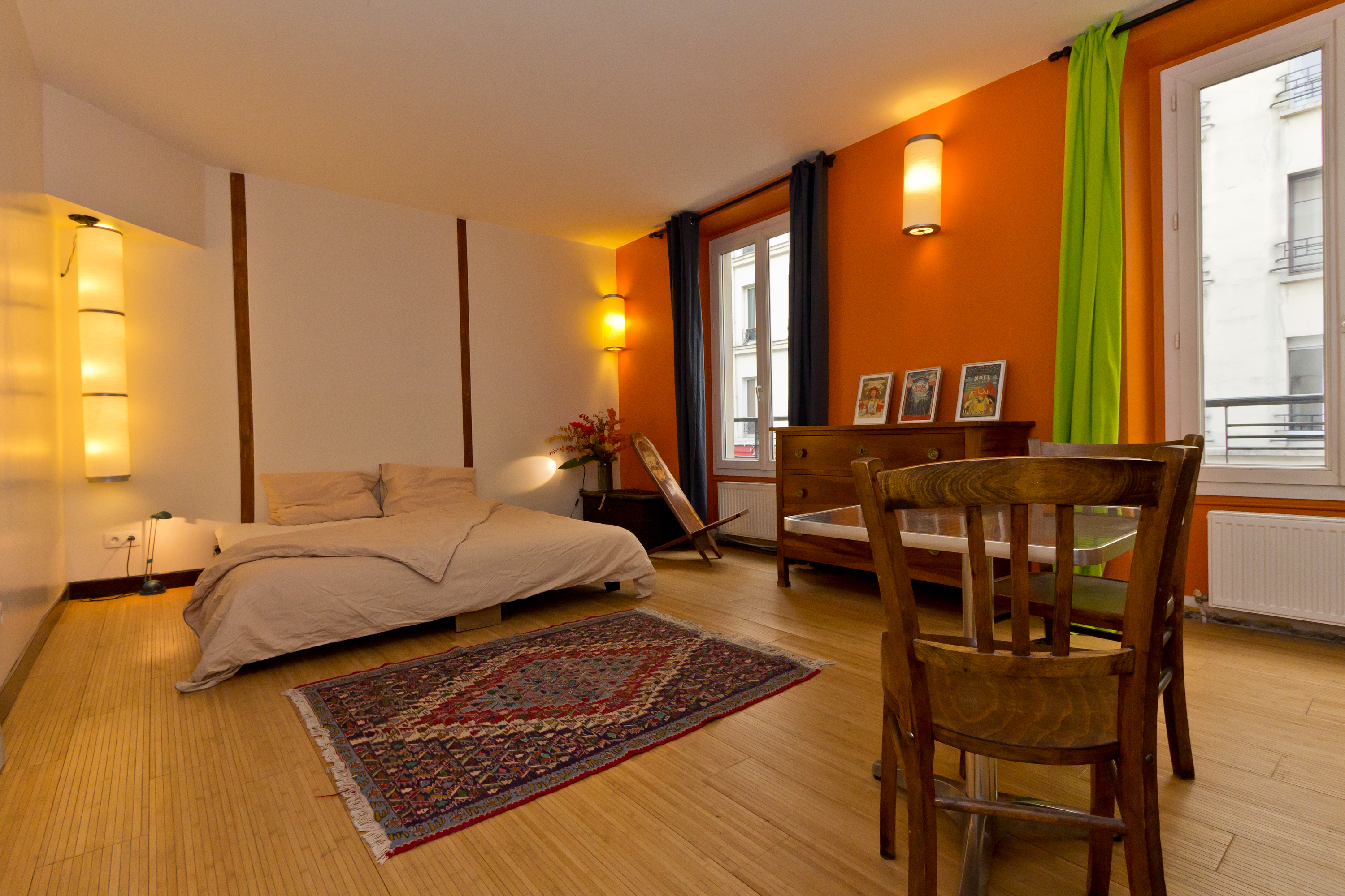 Large studio in lively 11th.