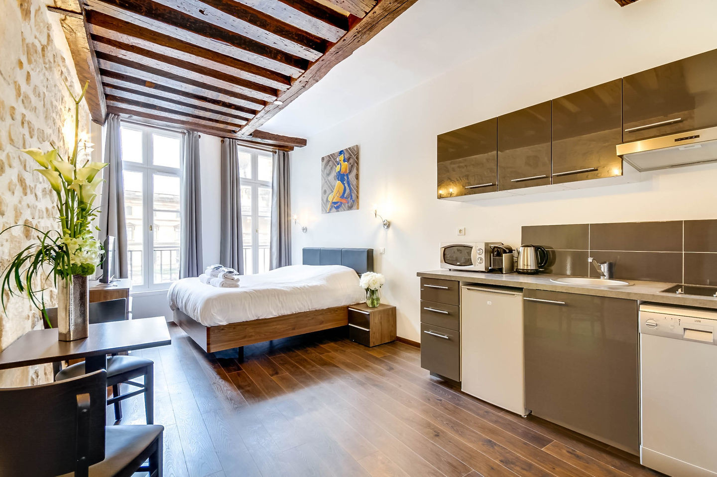 LOUVRE 3: UPPER CLASS SUITE - RUE SAINT HONORE