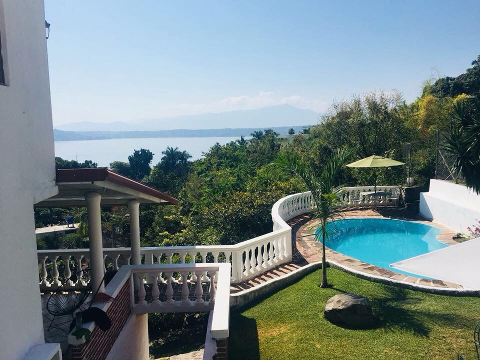 Casa de piedra teques Casas en renta en Tequesquitengo, Morelos, México Airbnb