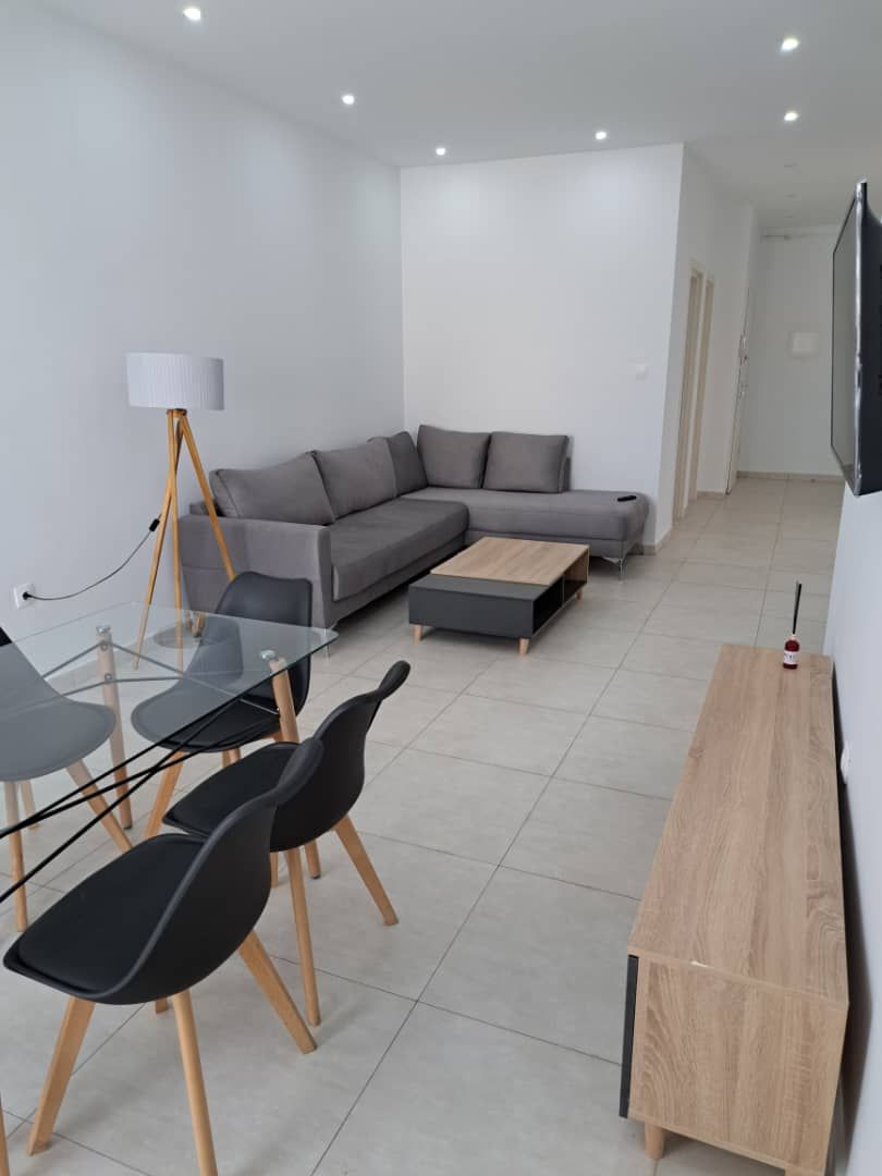 charmingT3/car rental/street parking