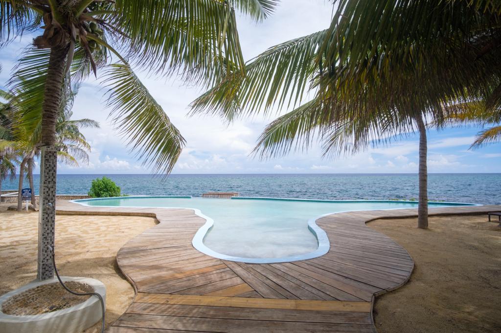 Luxurious Seafront condo