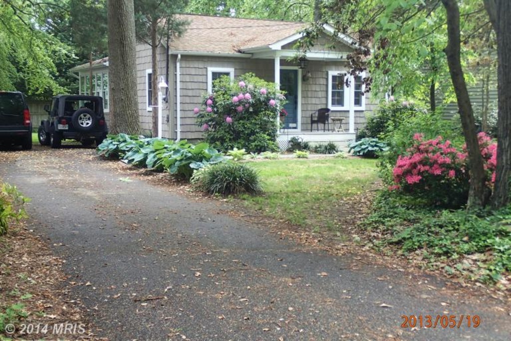 Chesapeake Bay Cottage Cottages for Rent in Lusby, Maryland, United
