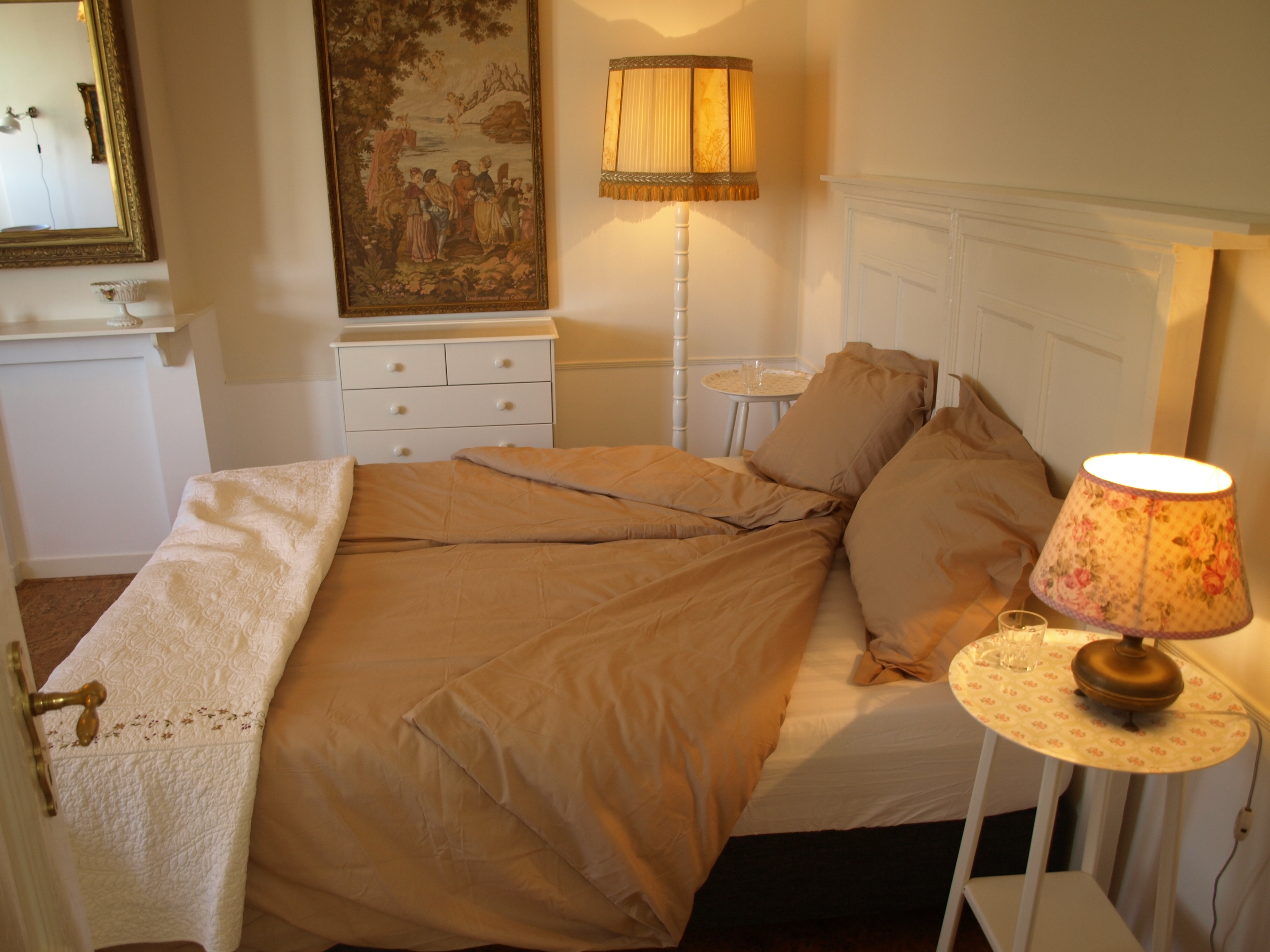 TheHagueMansion City&Beach Room V — The Hague stay