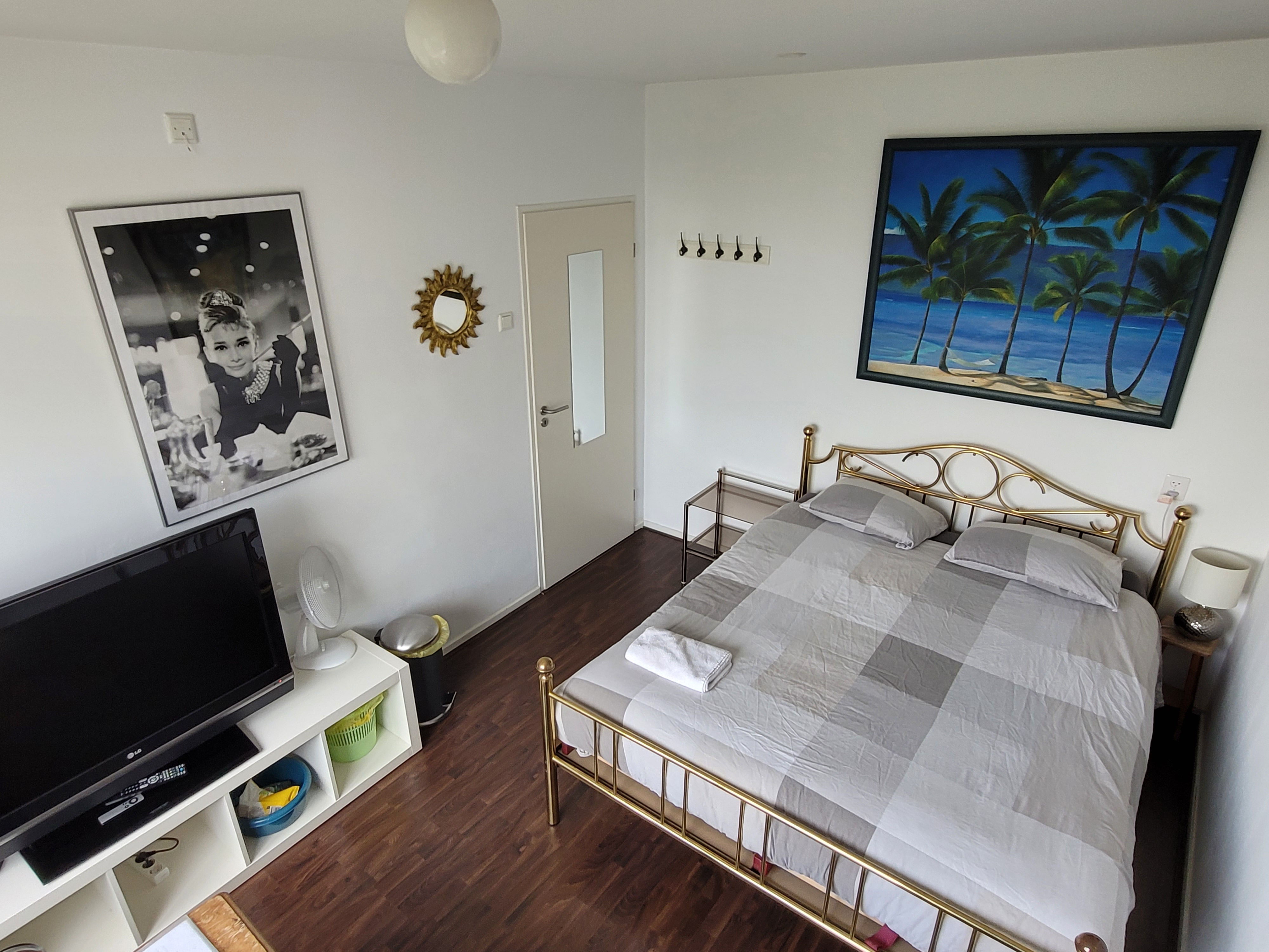 Comfortable SKY ROOM 12th floor โ Amsterdam stay