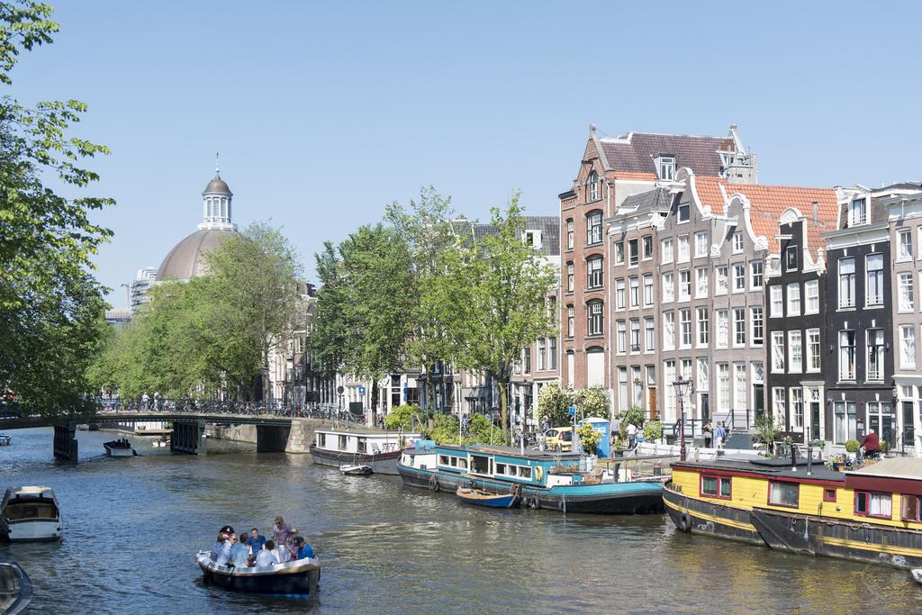 Stylish Canal House A — Amsterdam stay
