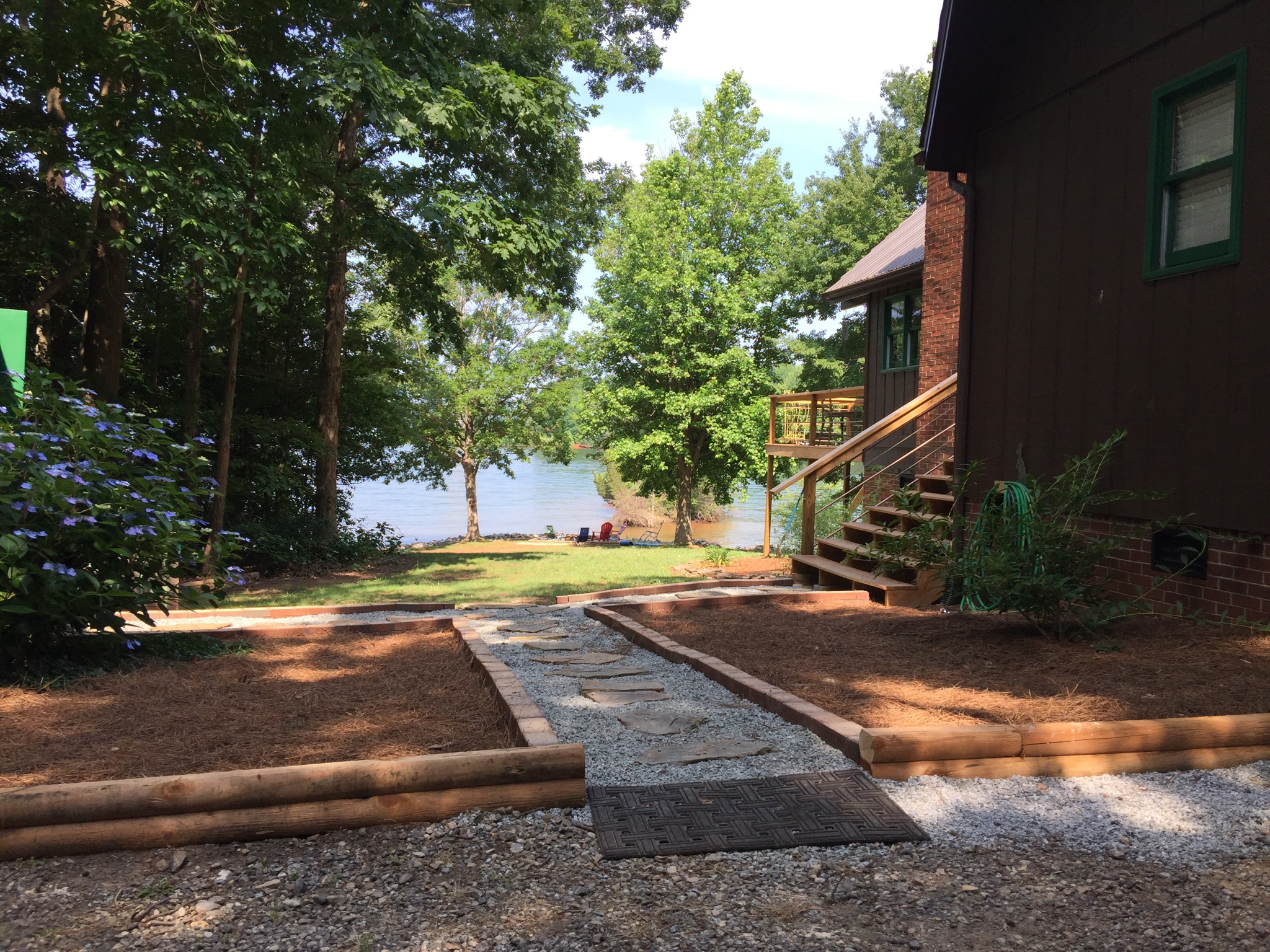 Lakefront Charming Cozy Cabin with Deep Water Dock Cabins for Rent in Troutman, North Carolina