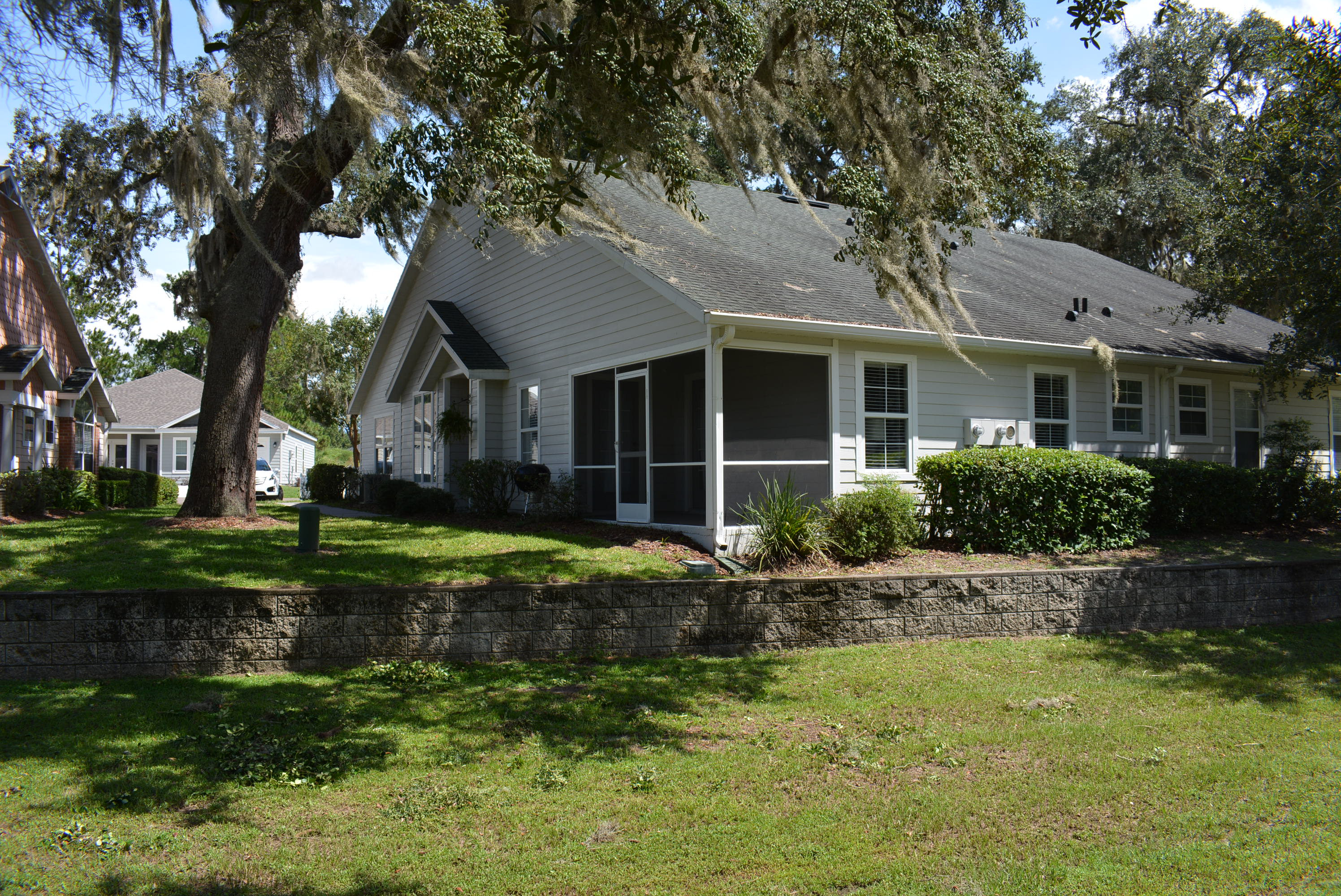 Beautifully Renovated 2 Bed Condo in Turkey Creek Townhouses for Rent