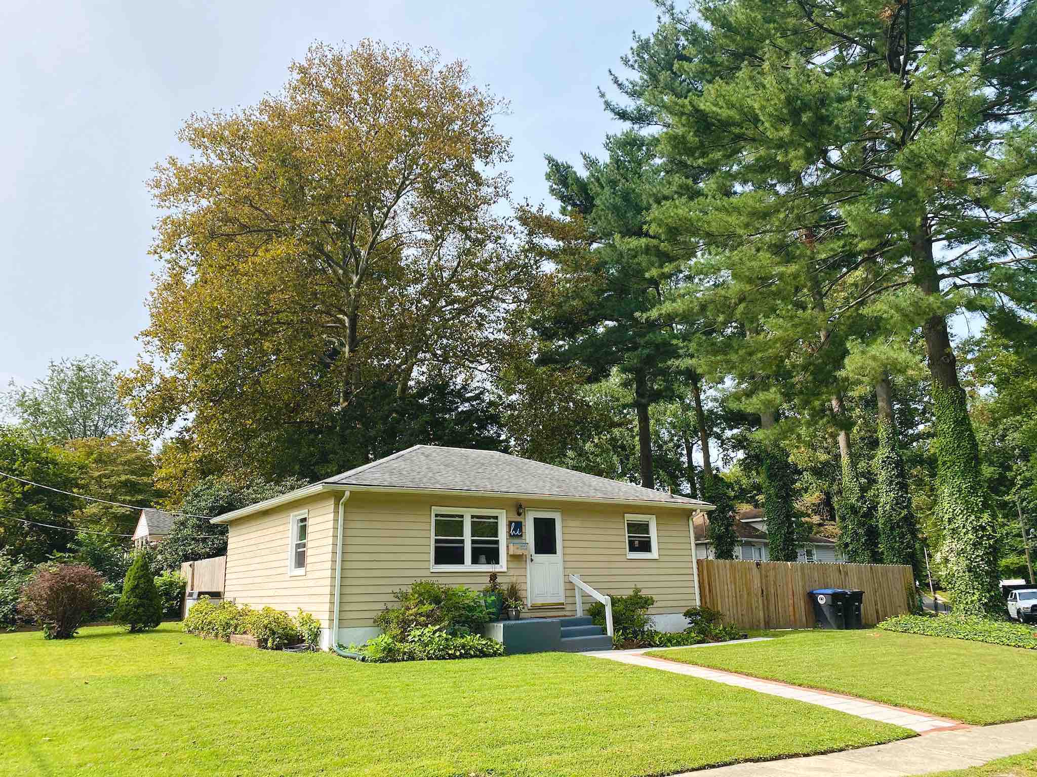 Entire house in Garden Lake. Activities close by. Bungalows for Rent