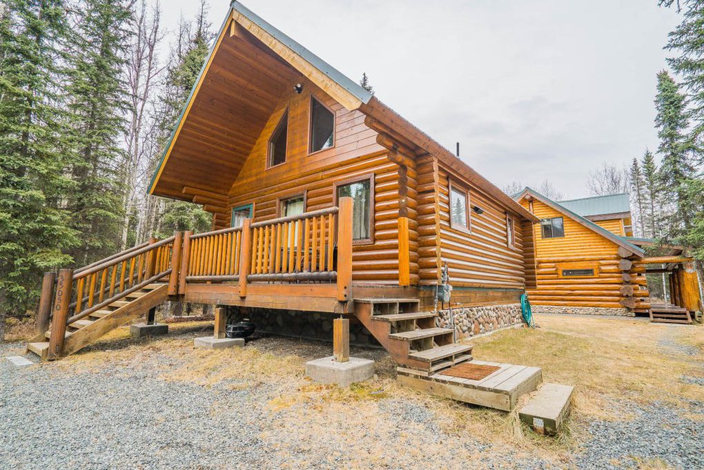 Middle River Cabin just steps from the Kenai River Cabins for Rent in