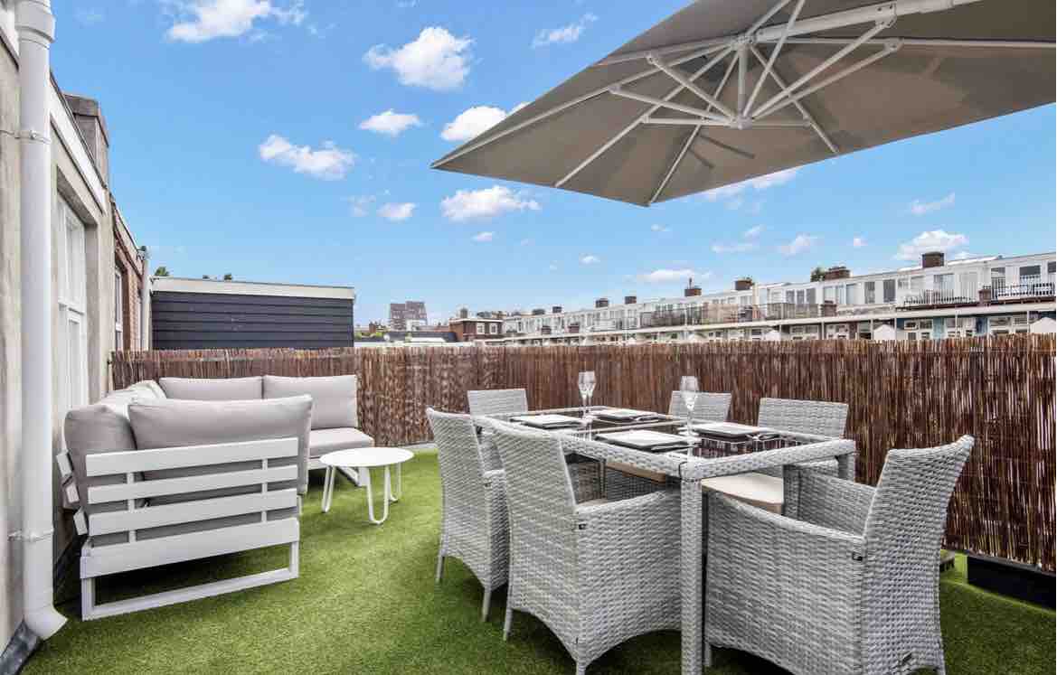 Huis met dakterras en 2 verdiepingen in Adam West โ Amsterdam stay