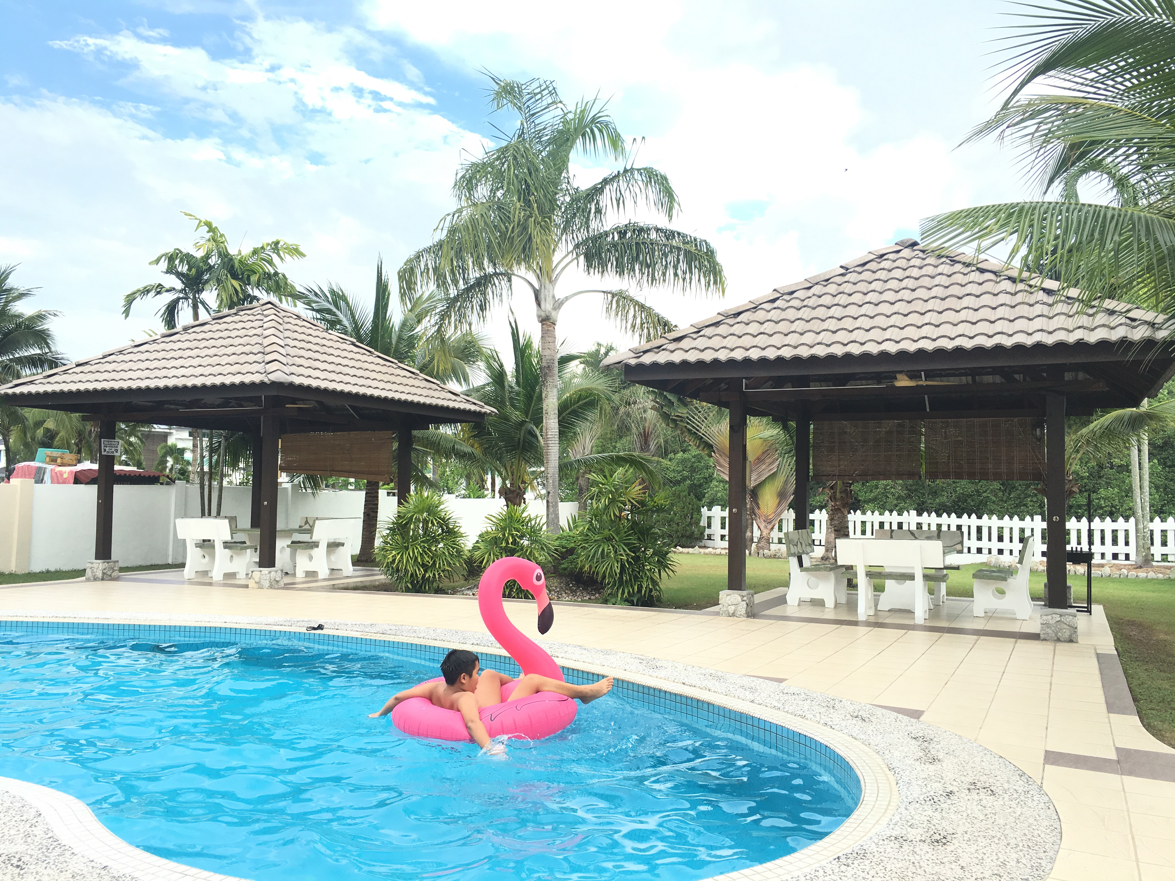 Bungalow Private Pool Nearby Aeon Manjung Bungalows For Rent In Lumut Perak Malaysia