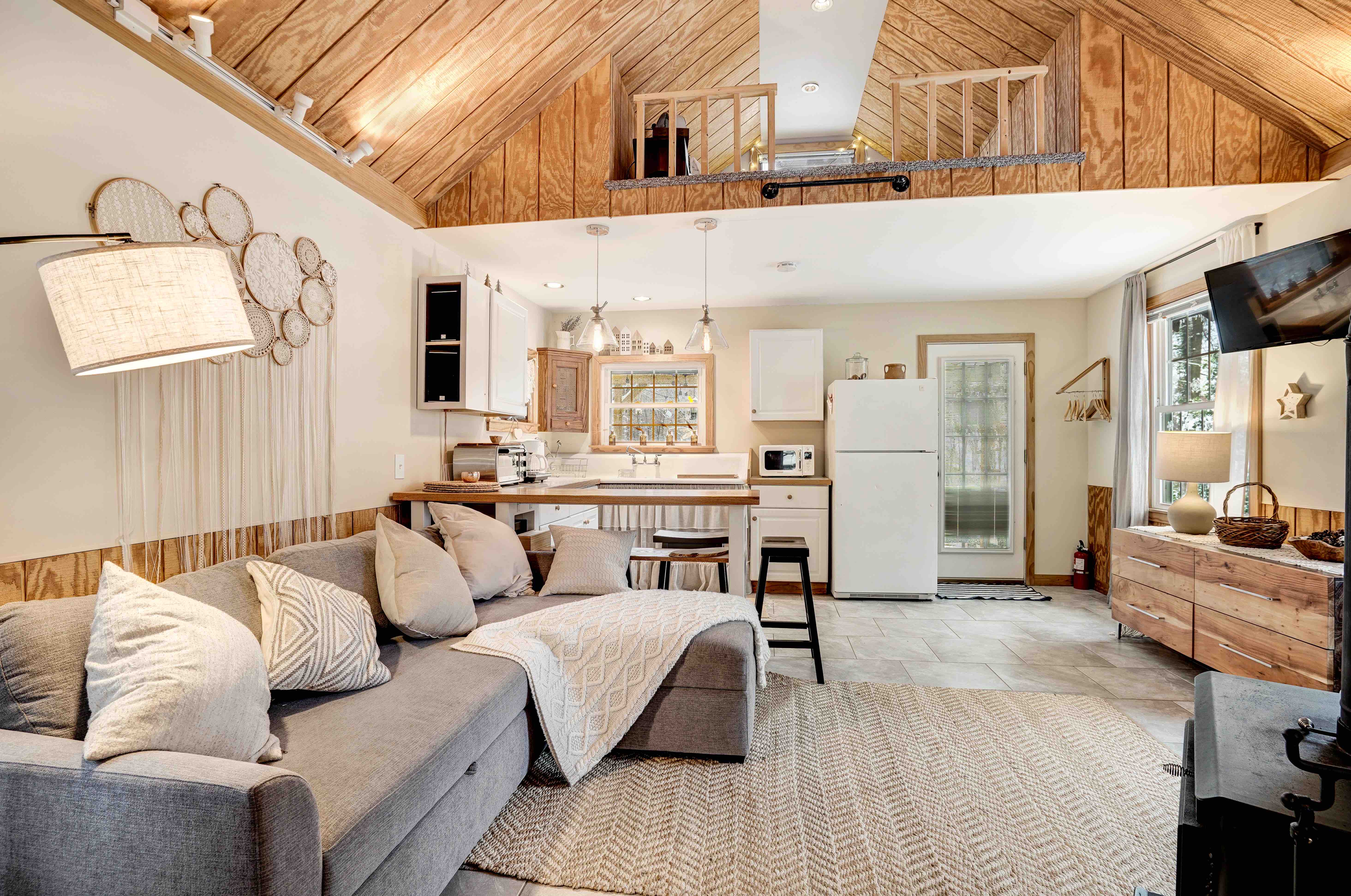 Urban Cottage,MD minutes from DC/National Harbor Guesthouses for Rent