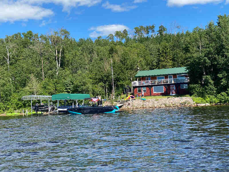 Beautiful lakefront log home in lac la biche Cabins for Rent in Lac