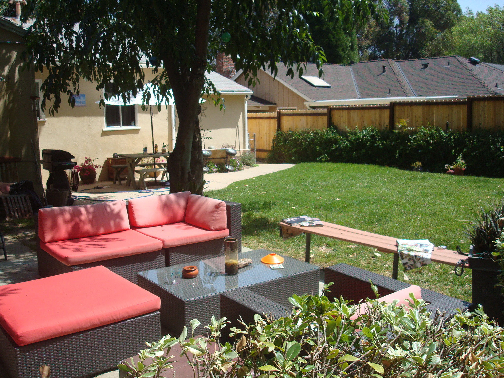 Cozy house, with big back yard in Woodland Hills, Los Angeles