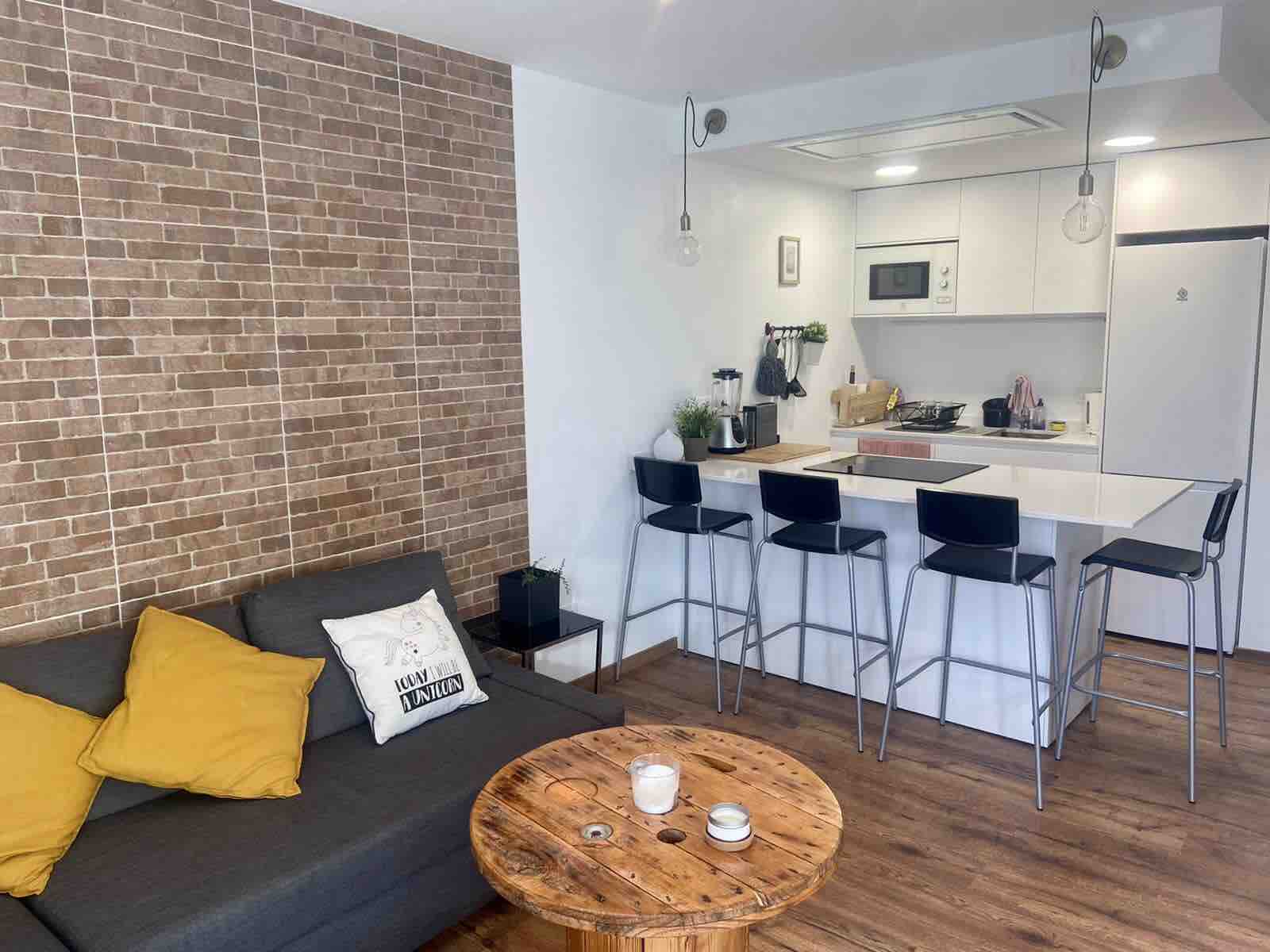 Beautiful bright apartment 50 m from the slopes