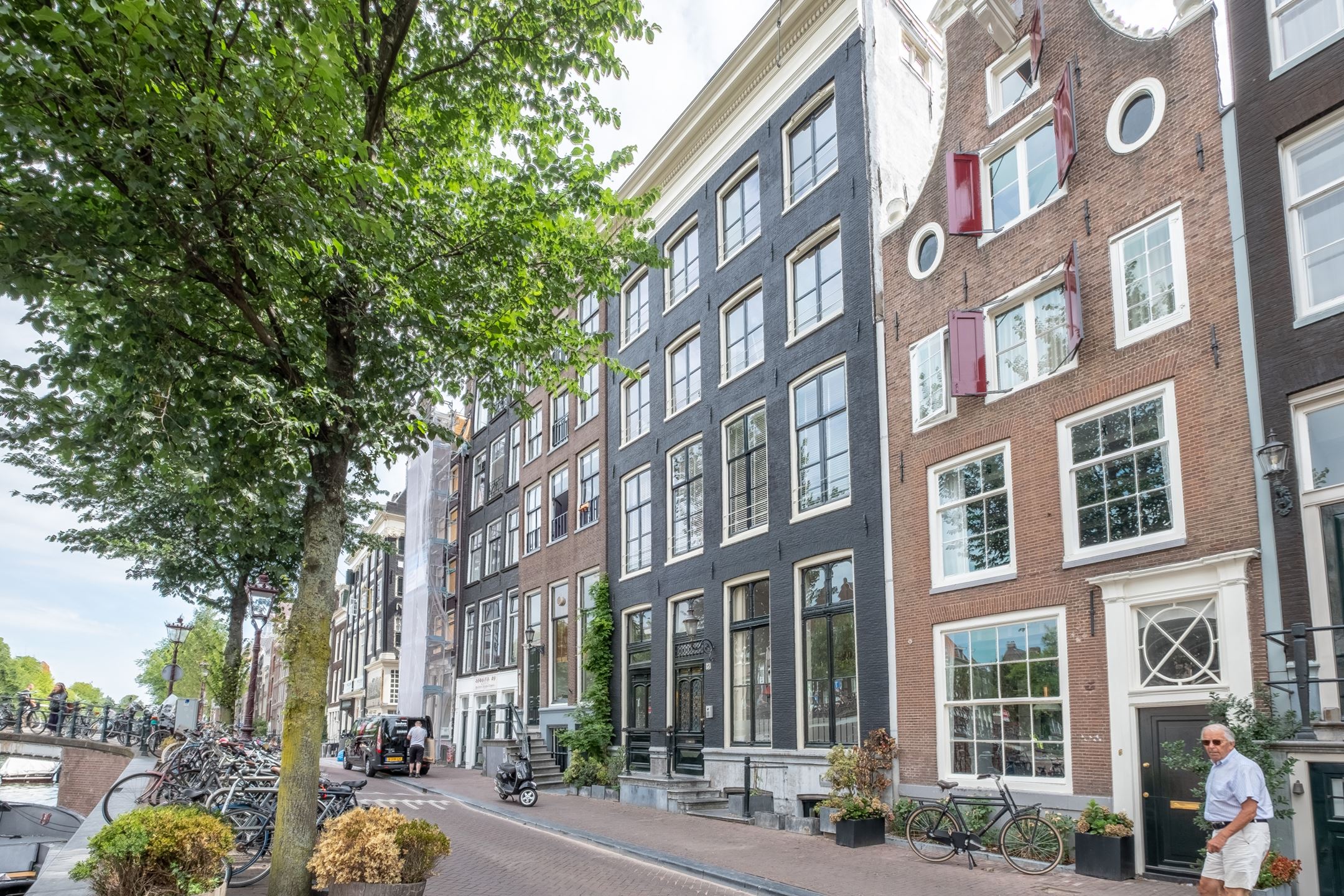 Luxurious apt canal view with spacious roof terace — Amsterdam stay