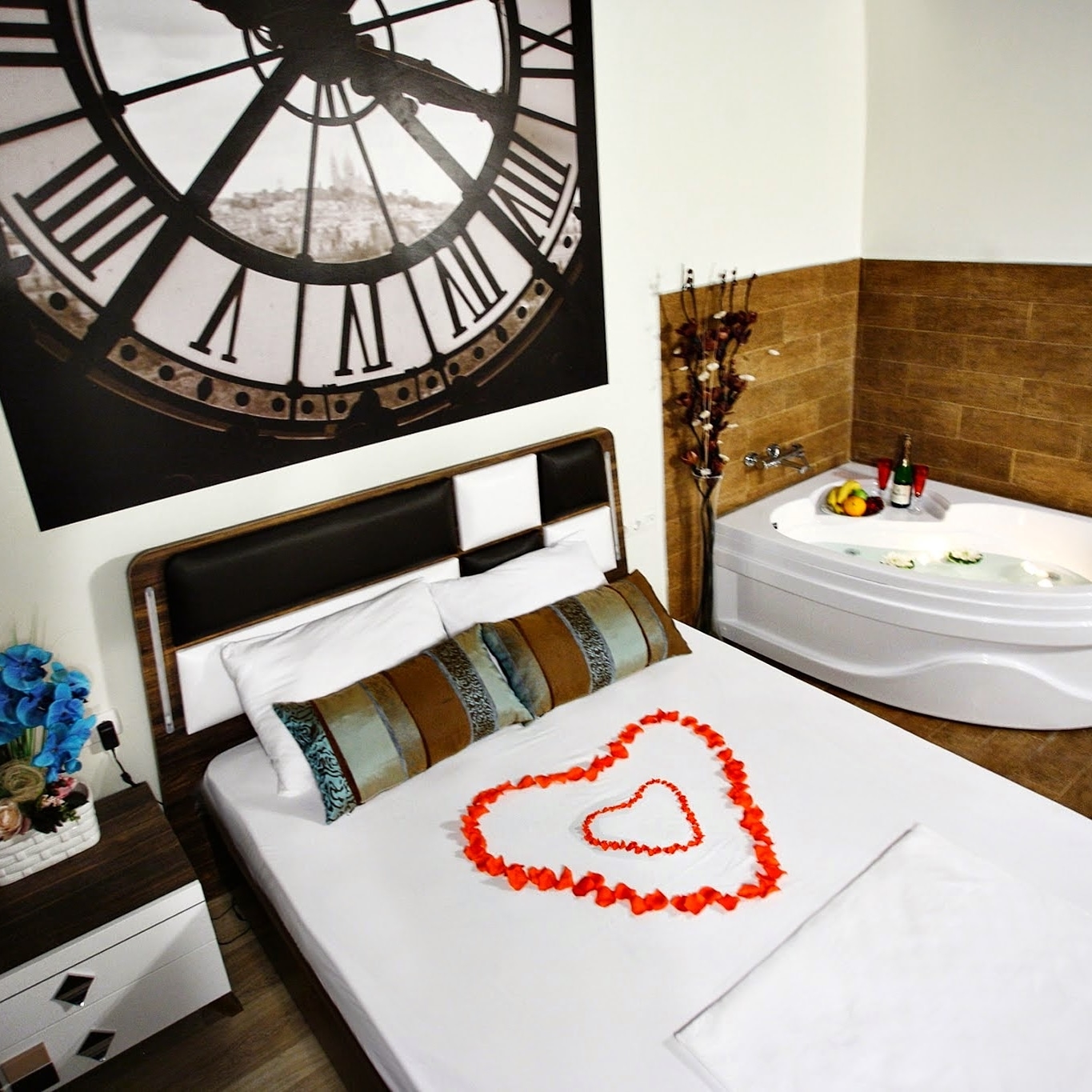 JACUZZI ROMANTIC APARTMENT BALCONY TAKSİM