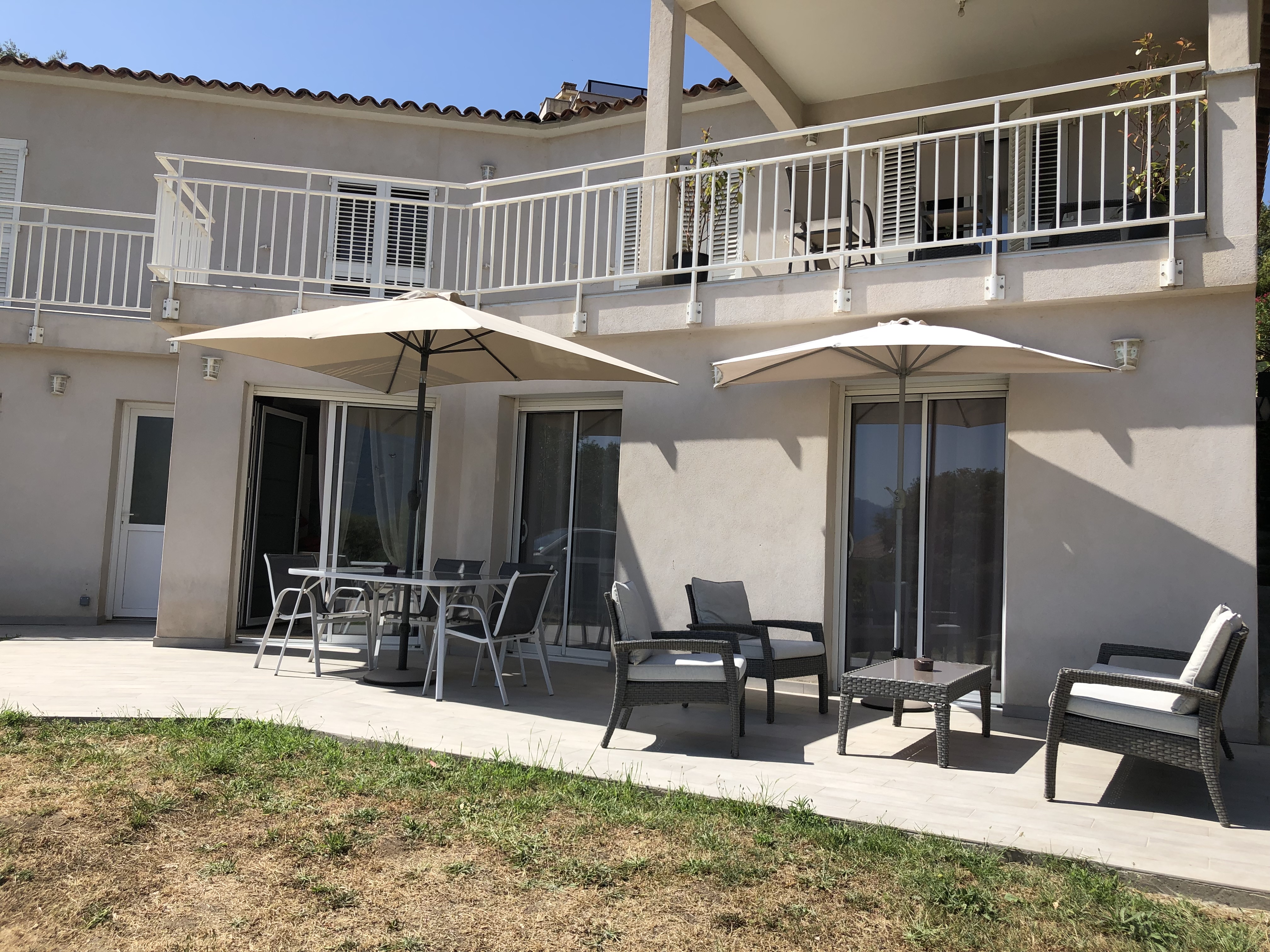 ACCOMMODATION RECENT 6PERS RESIDENTIAL AREA SEA VIEW
