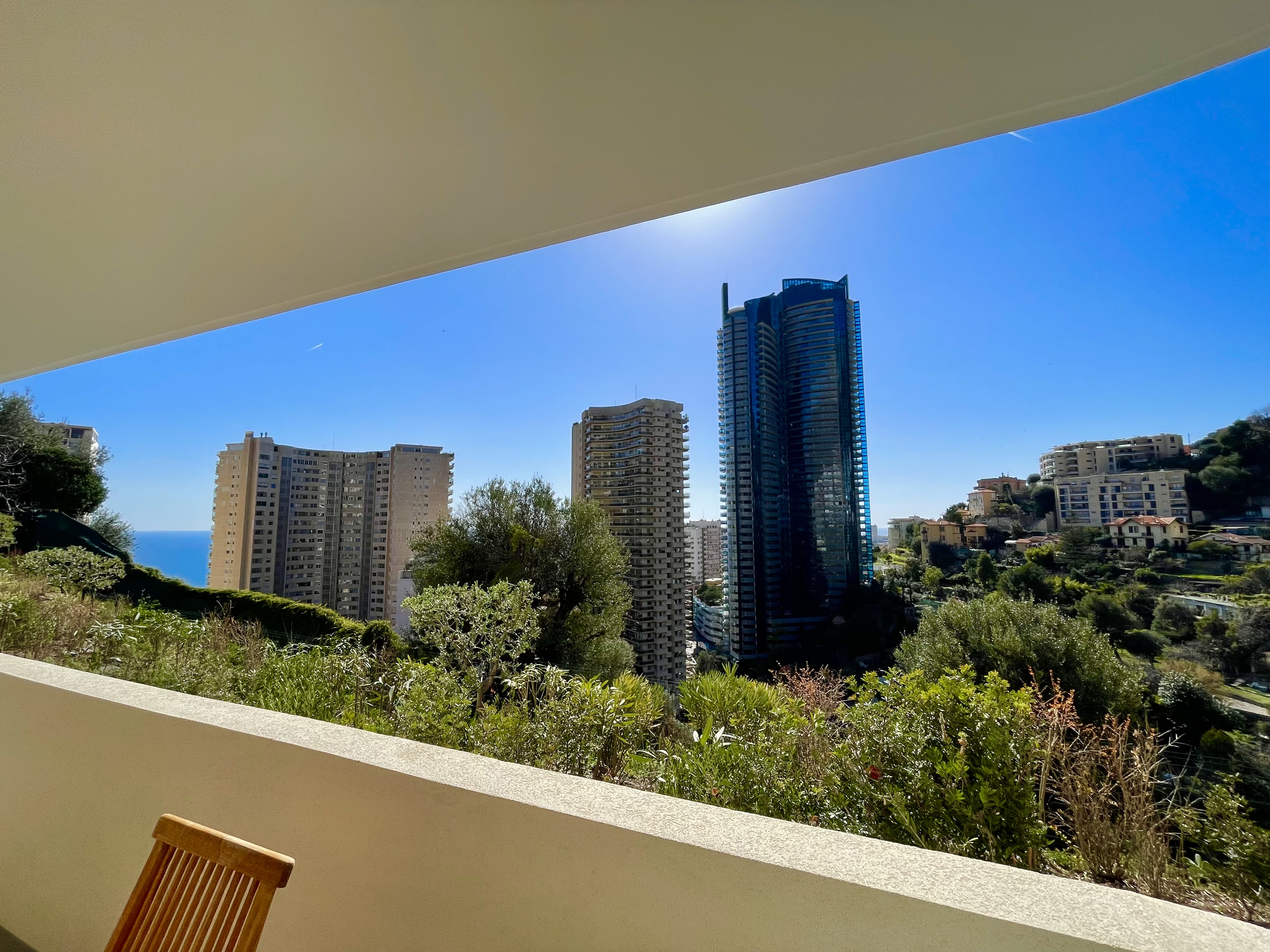 Luxurious Studio Frontier Monaco ~ Pool- Parking