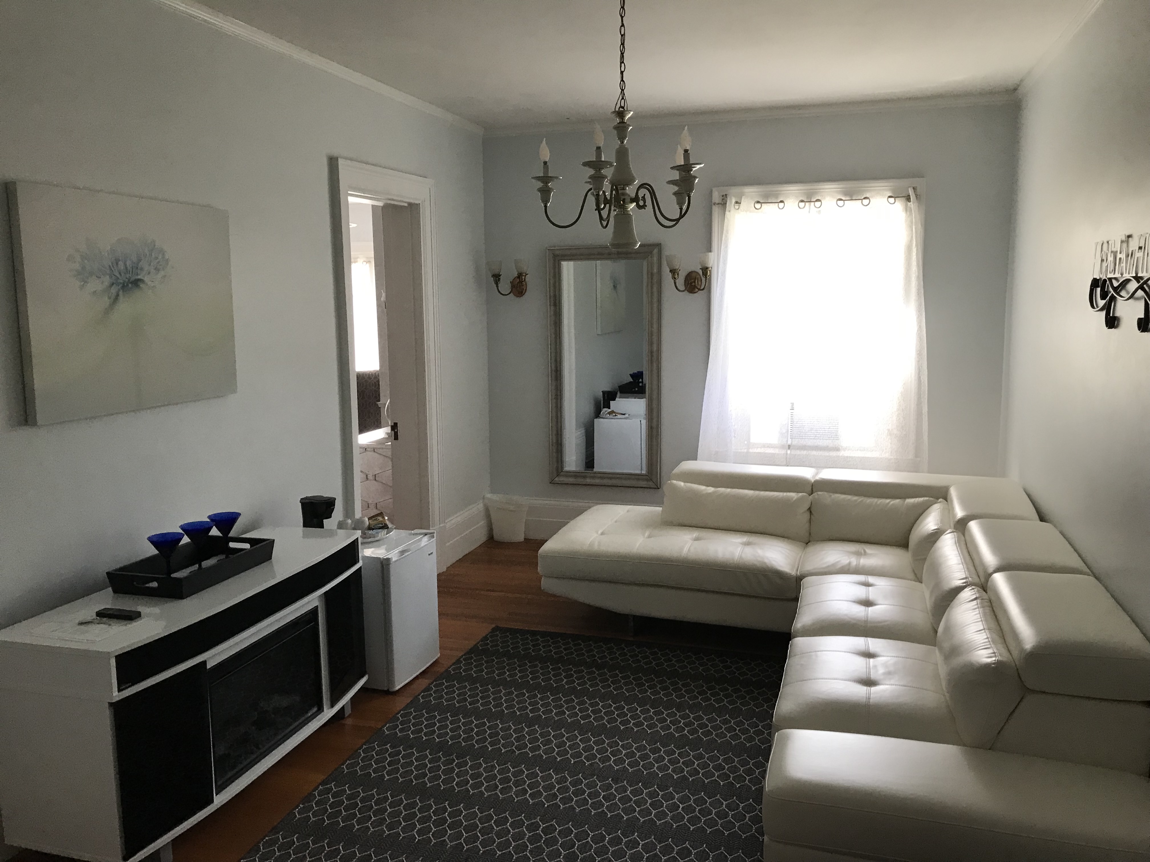 SunCliff on the Lake/Venice Honeymoon Suite Bed and breakfasts for Rent in Derby, New York