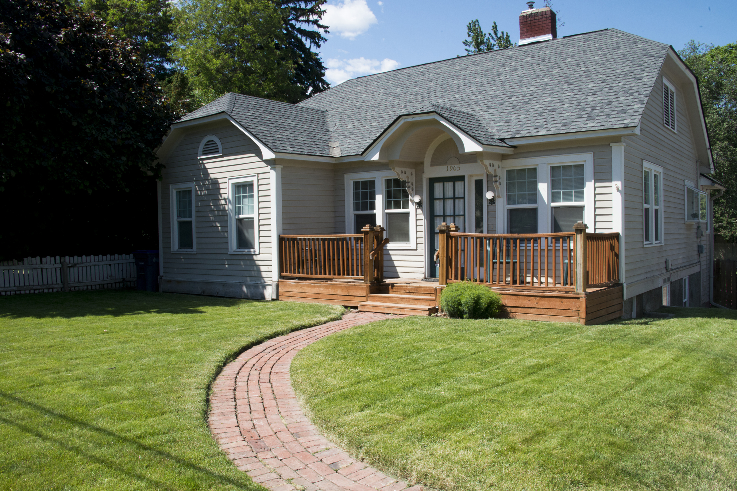 Yakima Vacation Rentals- Spacious Bungalow