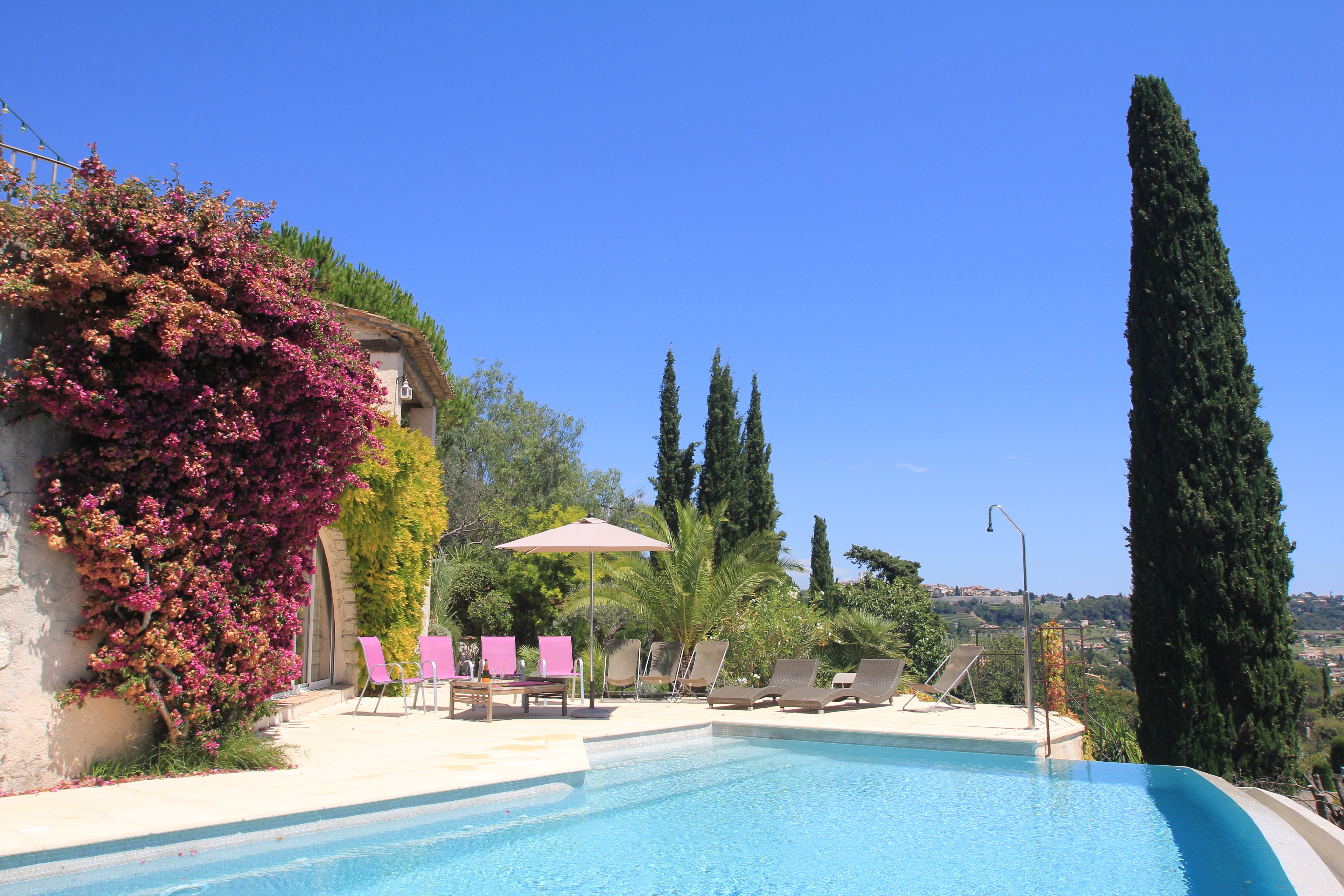 Beautiful Villa 4BR, 12 pers, pool, sea view
