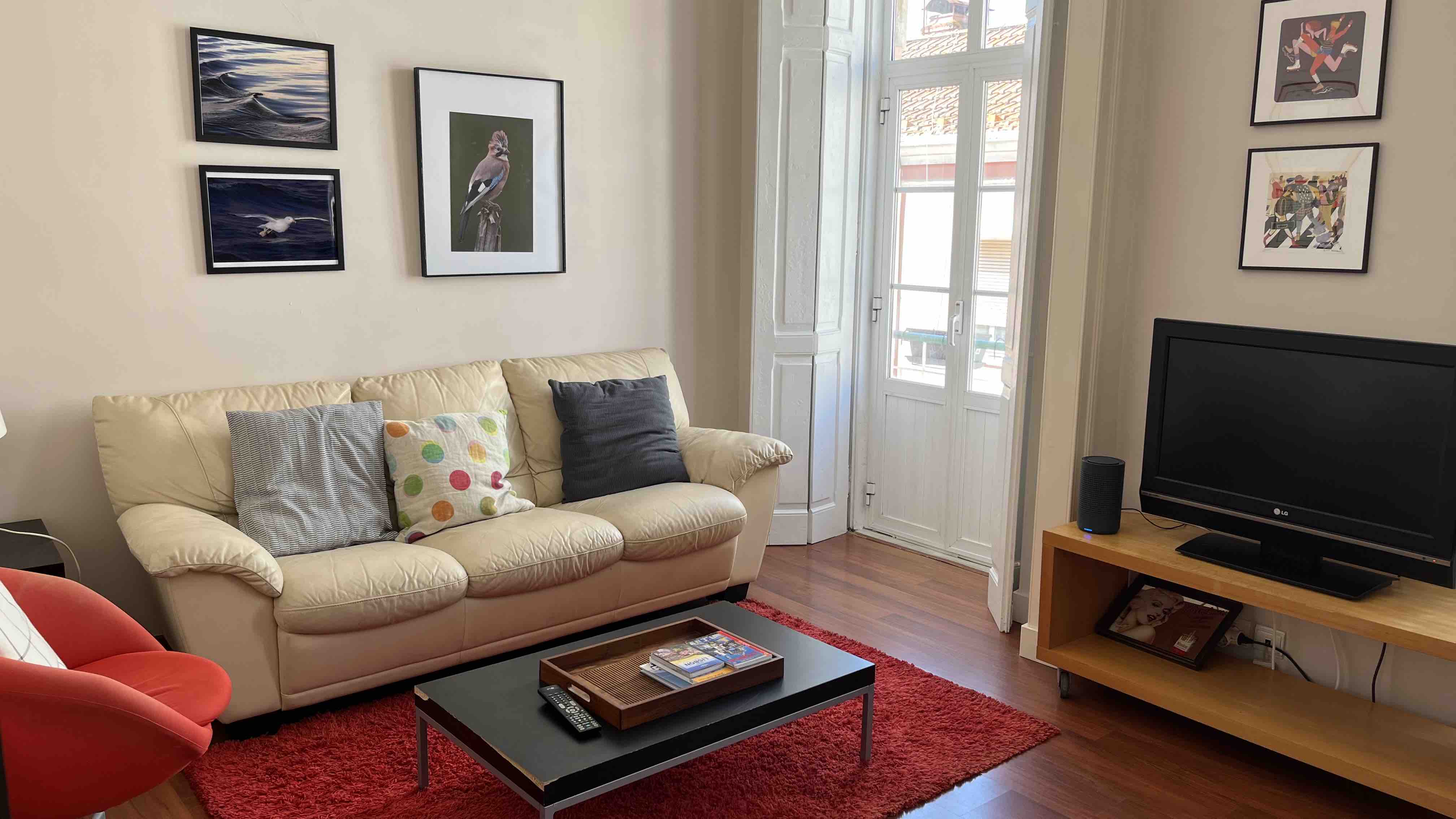 Bright and Spacious Apartment in Ajuda in Ajuda, Lisbon