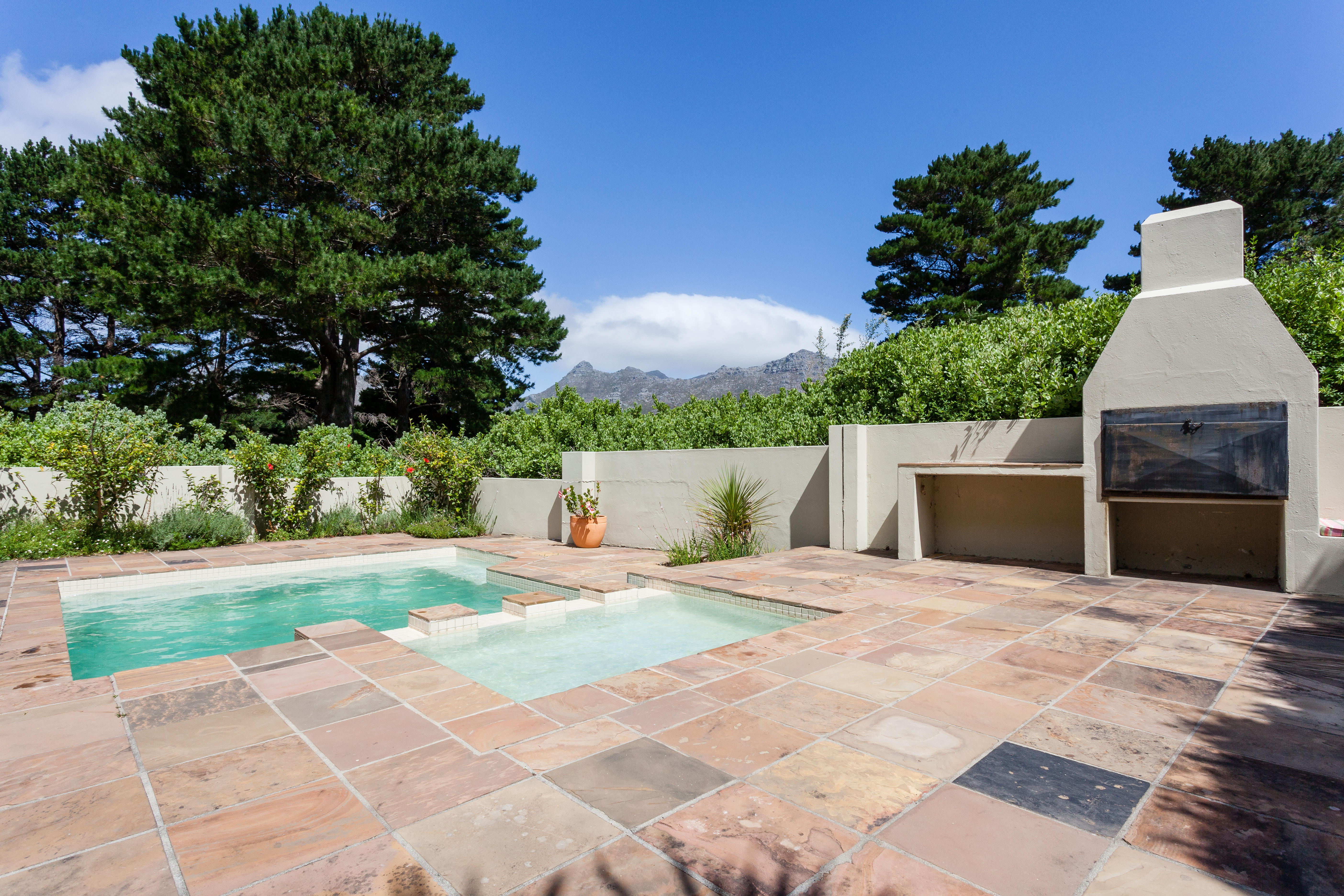 Sea view Villa in Secure Gated Estate, Cape Town in Ward 74, Cape Town