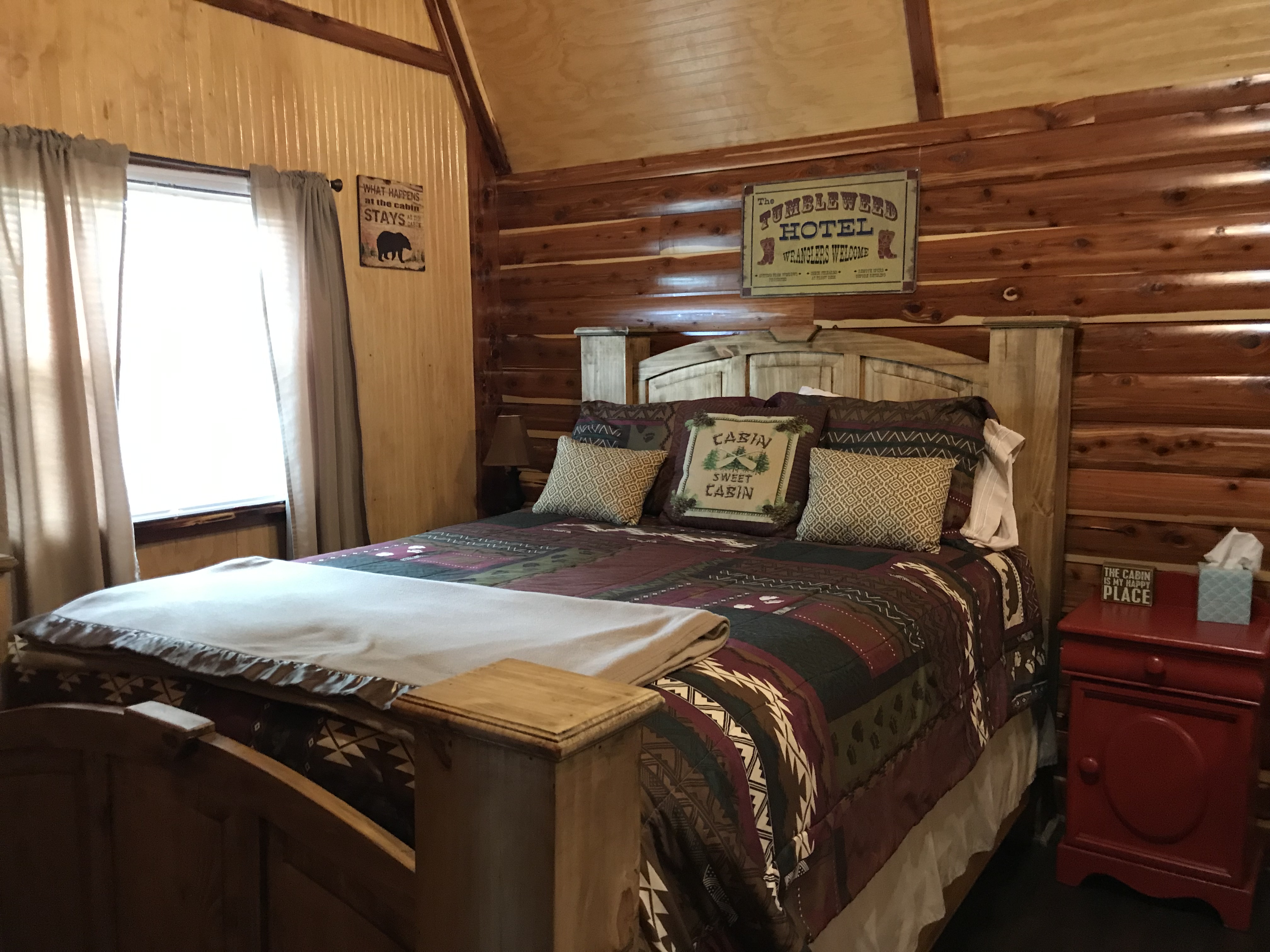 Rocky Top Winery beautiful seclude cedar cabin #3