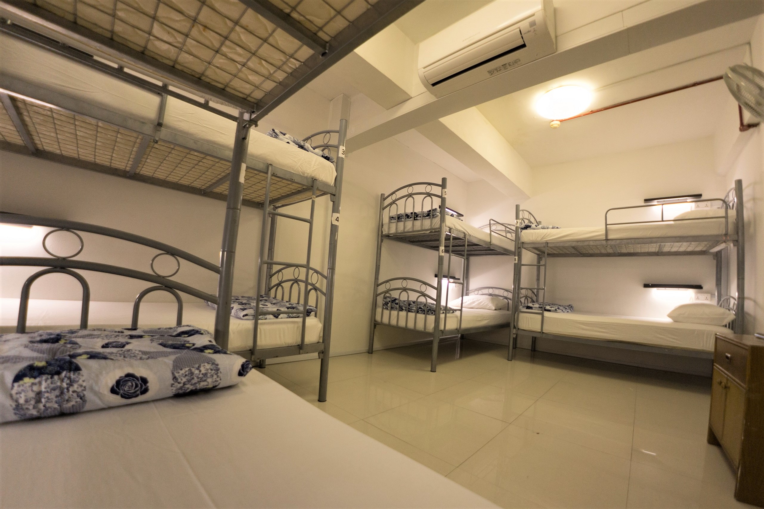 Private room- 7 bed (Shared toilet)