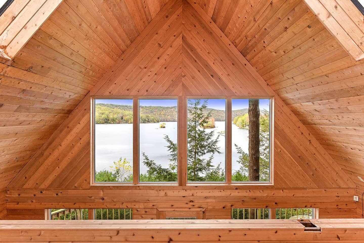 Lakefront Cottage near Hudson Valley Cottages for Rent in Putnam