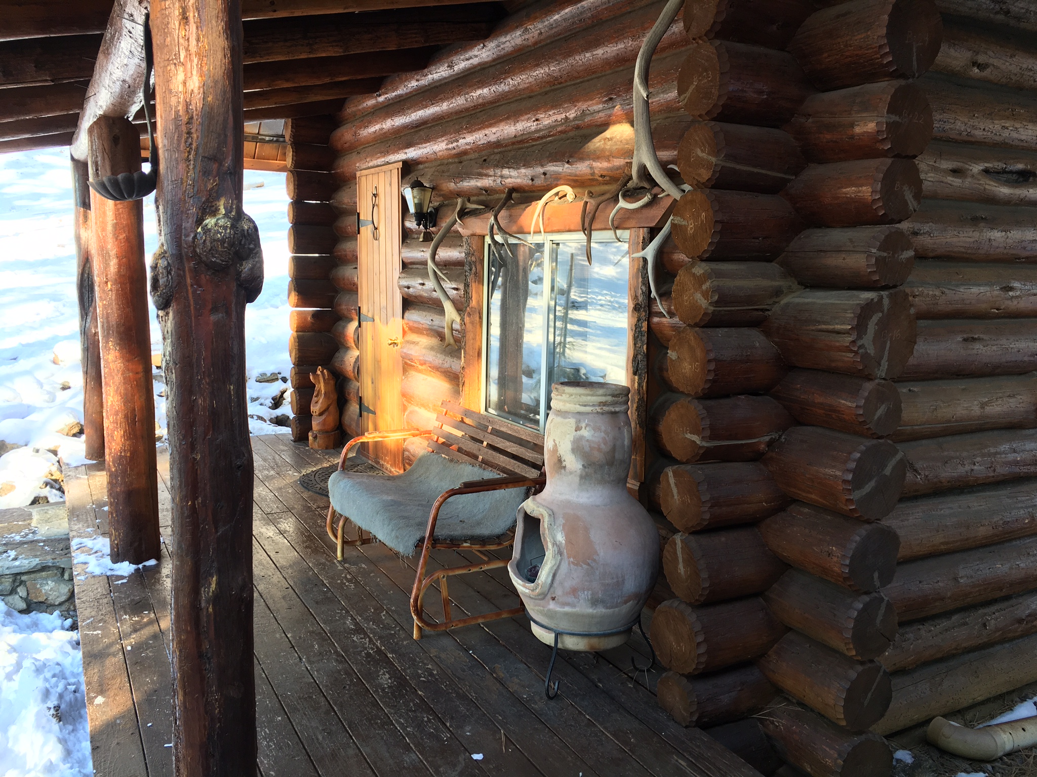 Log cabin nestled in the mountainsides Guesthouses for Rent in Lolo