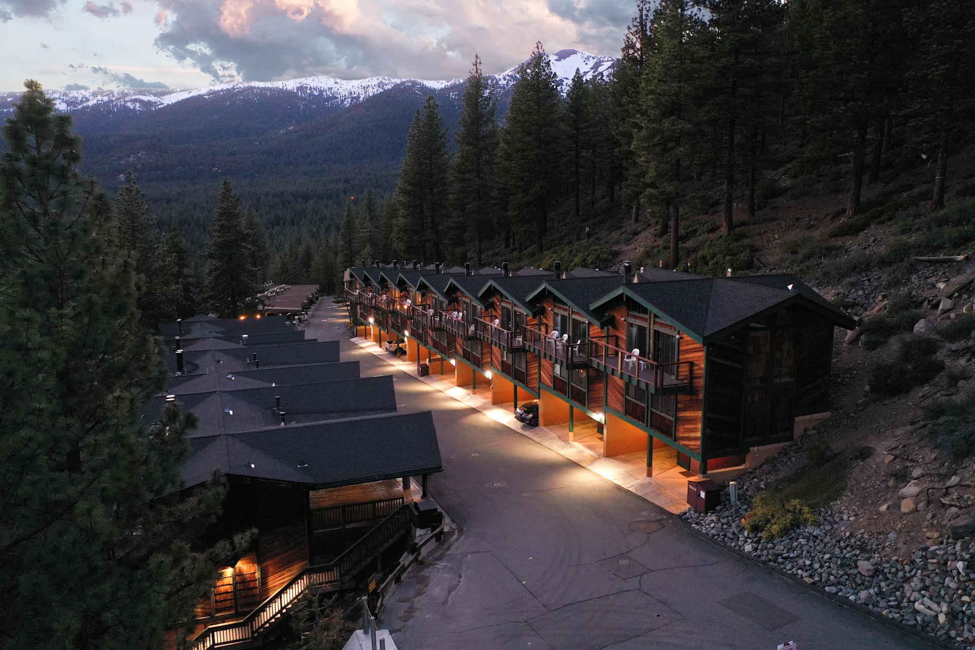 Tahoe Chaparral 2BR/2BA Ski Condo Diamond Peak Condominiums for