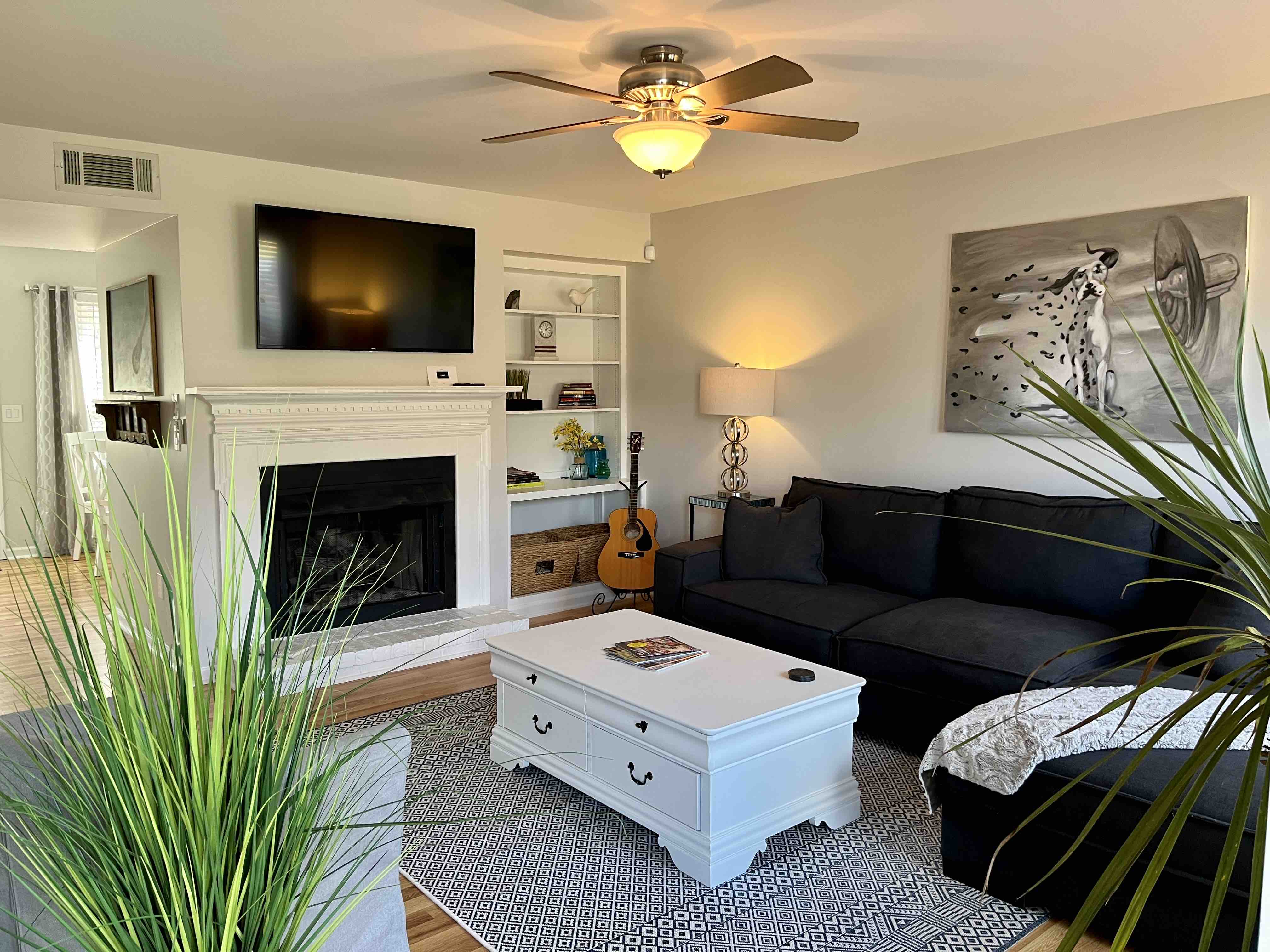 Location! Nashville Getaway! Lake, Airport & DT! in District 13, Nashville