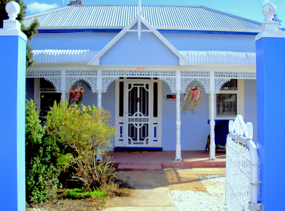 ELLA'S PLACE - Historic Miners Cottage