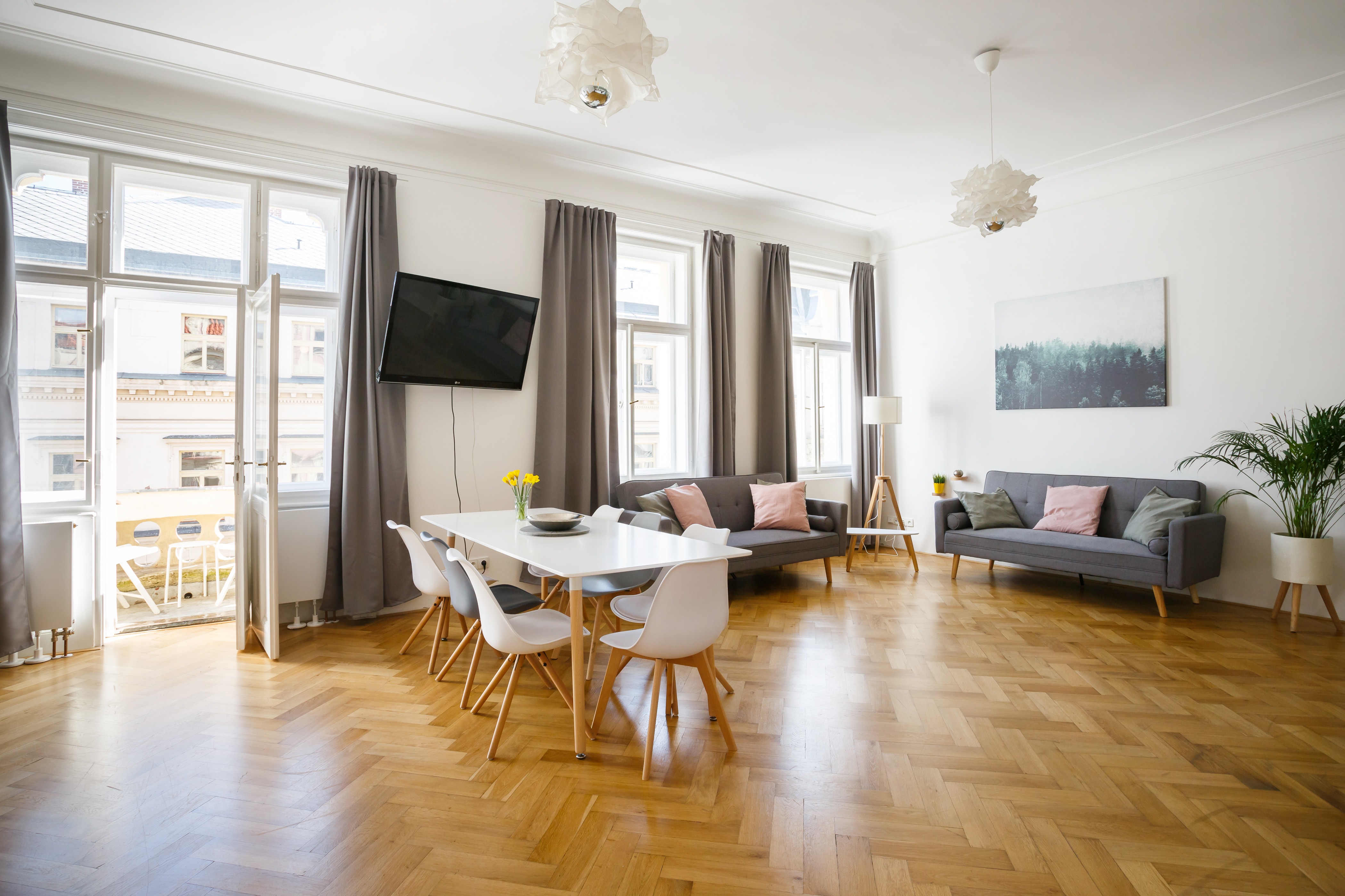VIP apartment CITY CENTER! Reconstructed, modern!